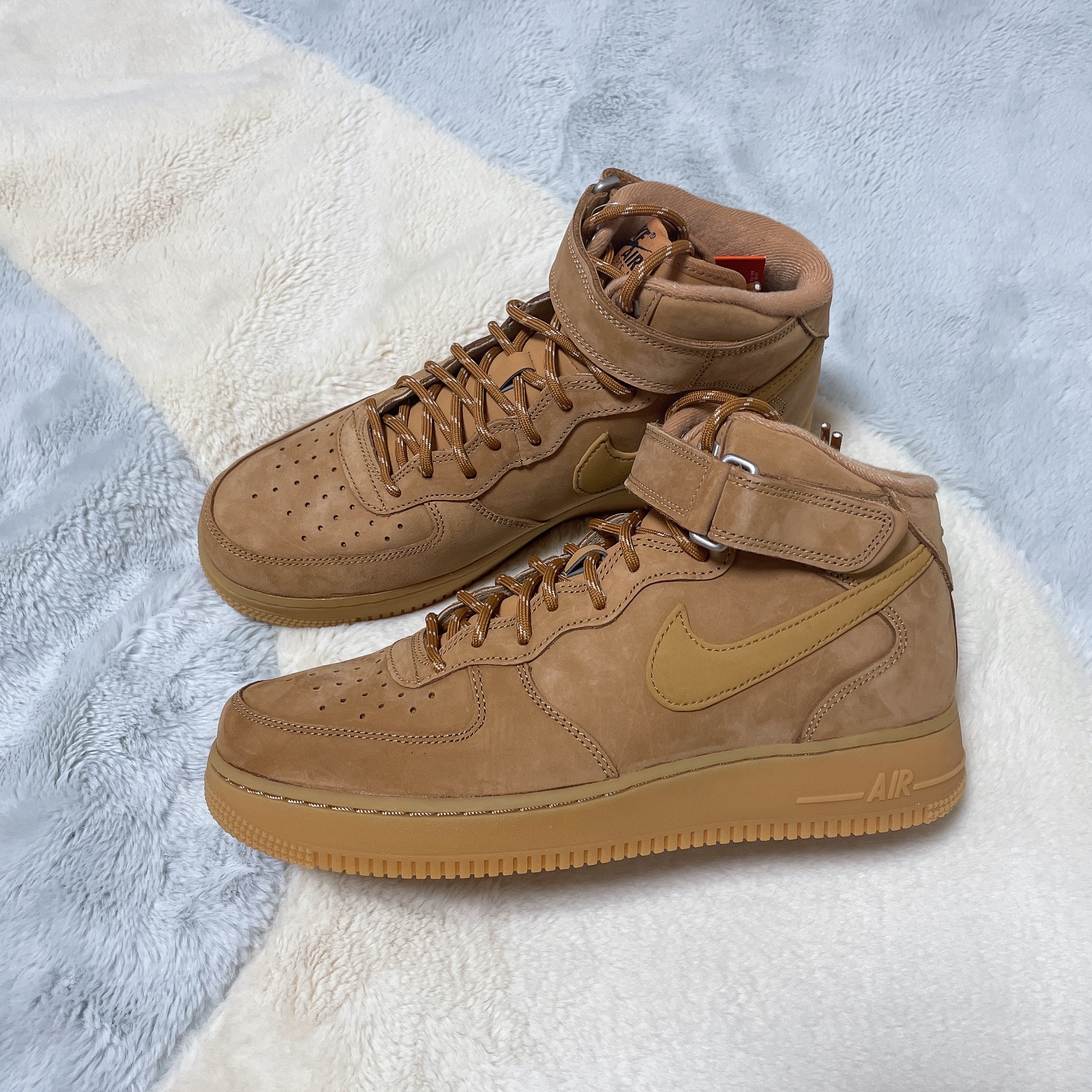 Nike Air Force 1 Mid '07 WB Flax 착용 스타일 - 2