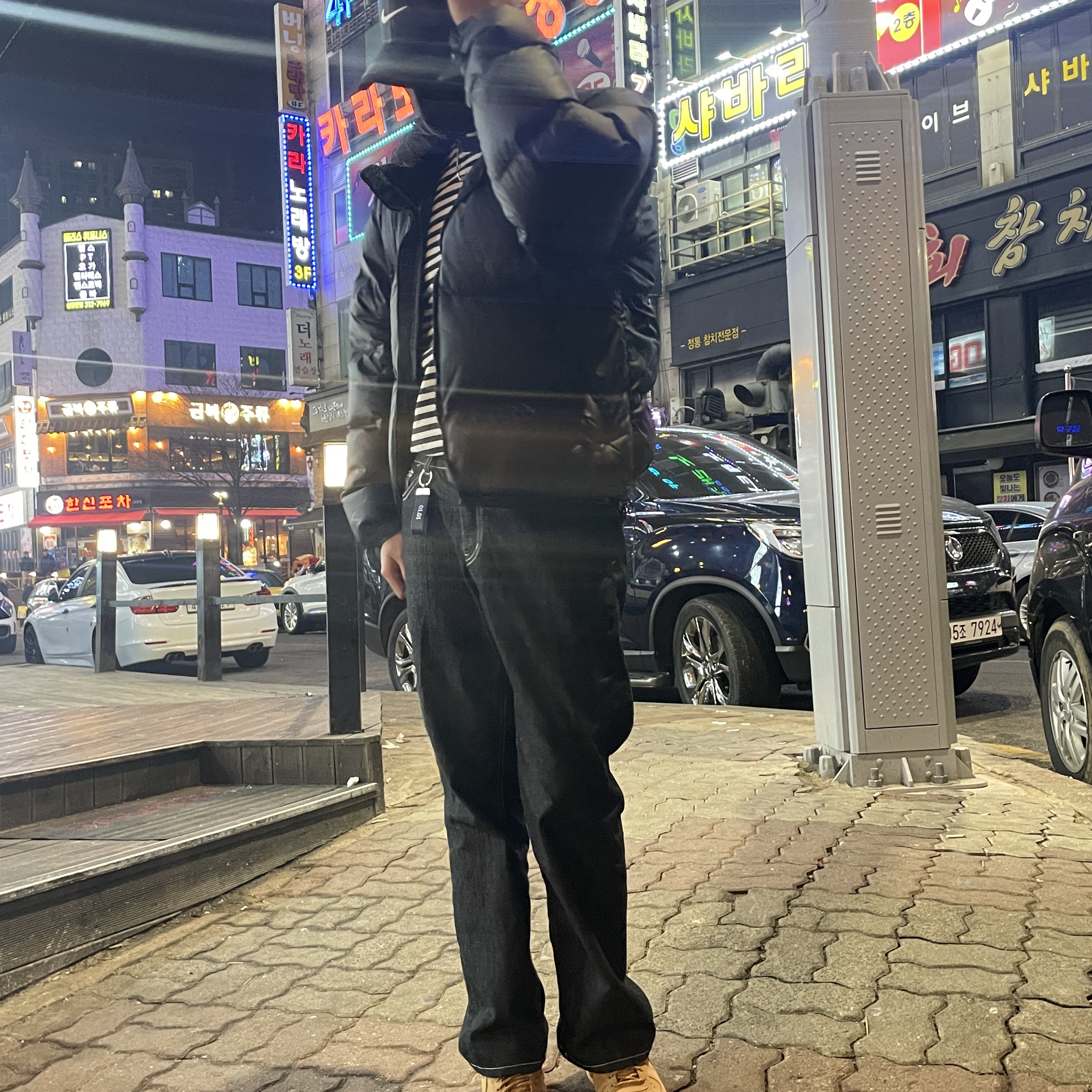 Nike Air Force 1 '07 WB Flax, The North Face 1996 Eco Nuptse Jacket Black 착용 스타일 - 2