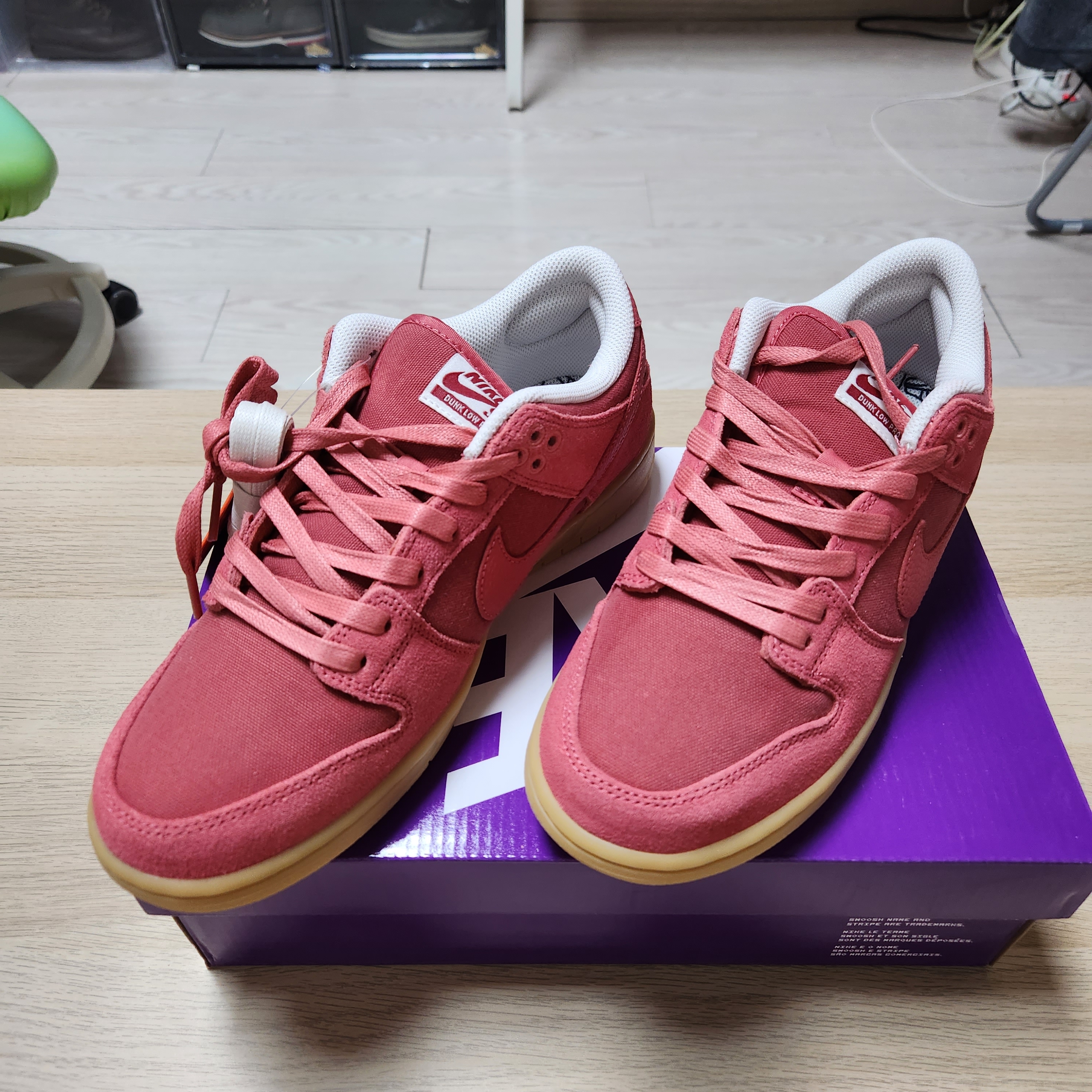 Nike SB Dunk Low Adobe 착용 스타일 - 1