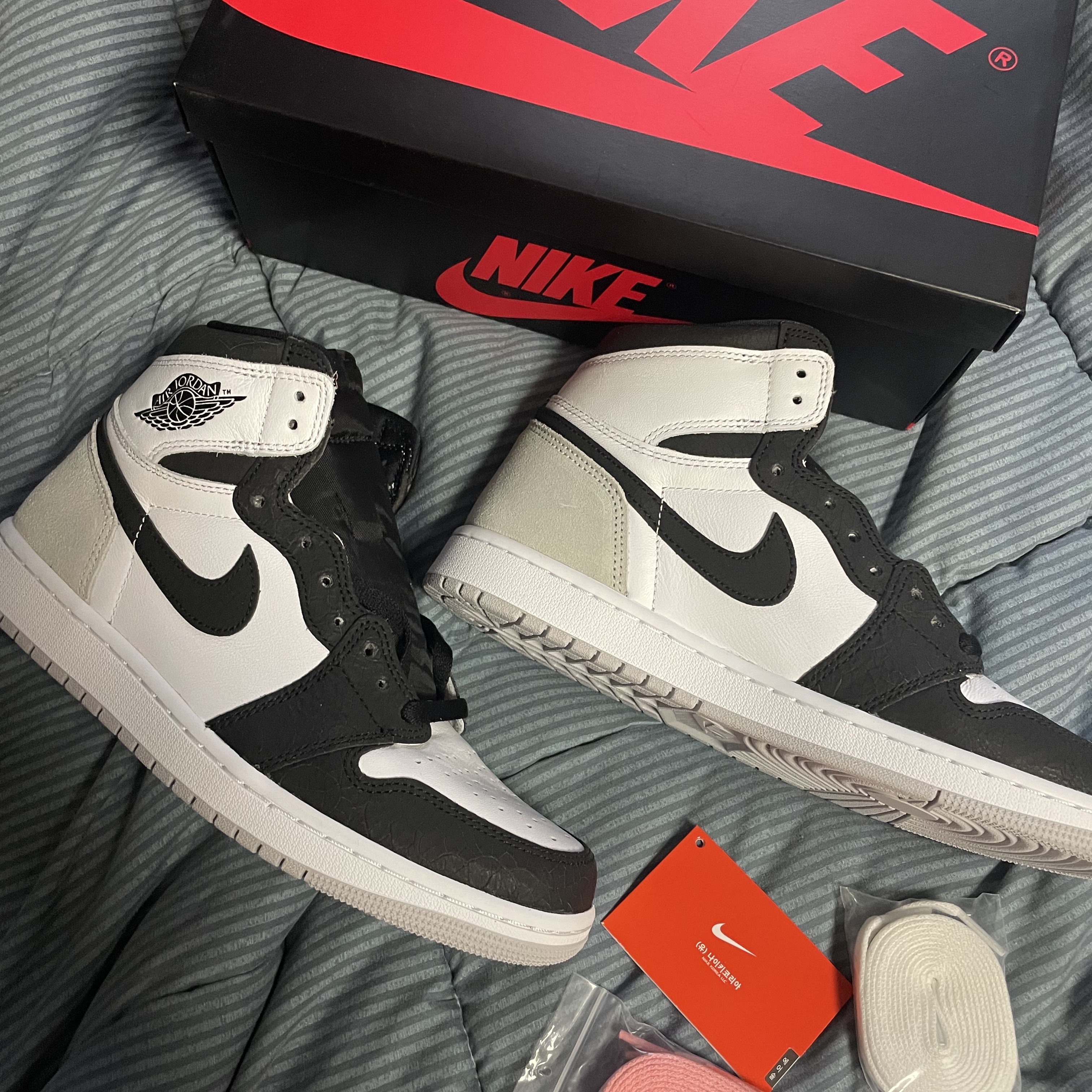 Jordan 1 Retro High OG Bleached Coral 착용 스타일
