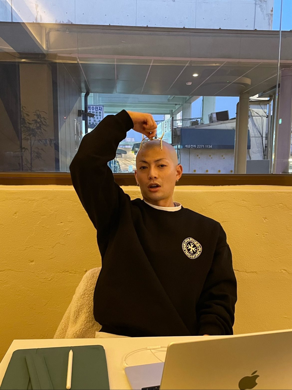 Punch Drunk Parties님의 스타일