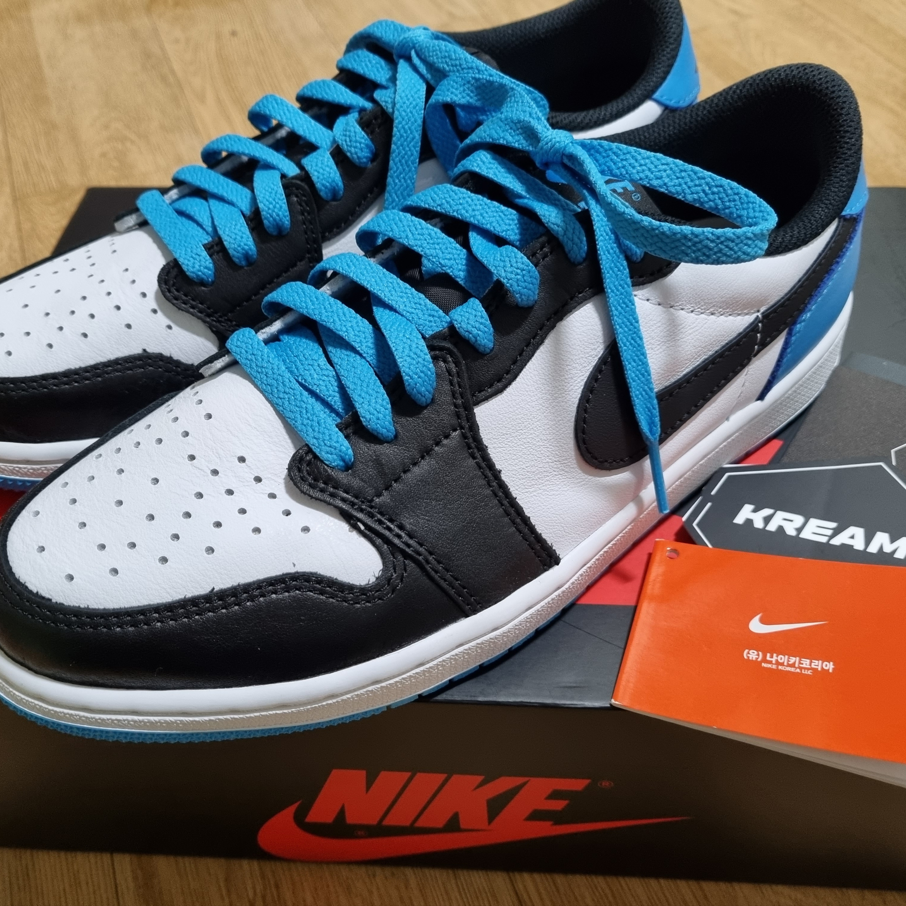 Jordan 1 Retro Low OG Black and Dark Powder Blue, Jordan 1 Retro High OG Heritage 착용 스타일 - 1