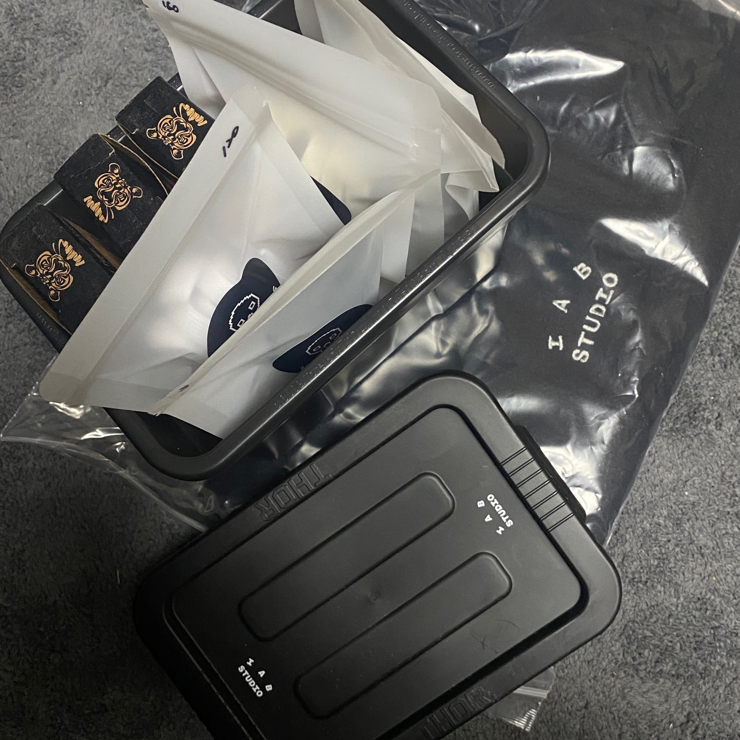 IAB Studio x Thor Balaclava Black, IAB Studio x Thor 1L Container Black 착용 스타일 - 1