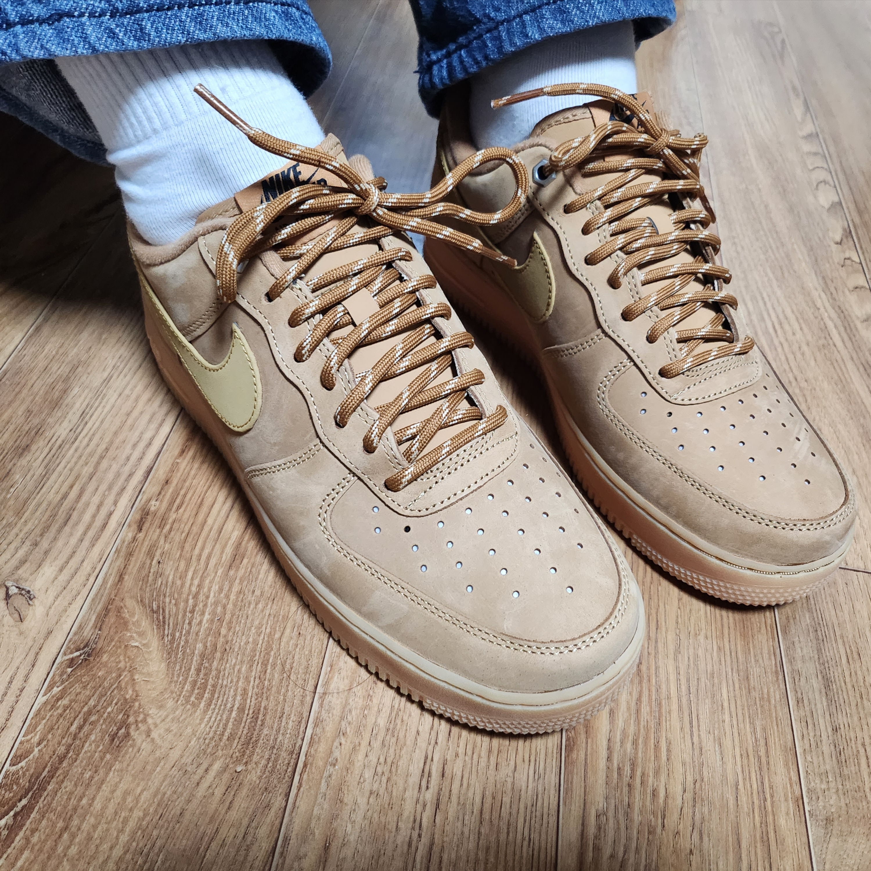 Nike Air Force 1 '07 WB Flax 착용 스타일