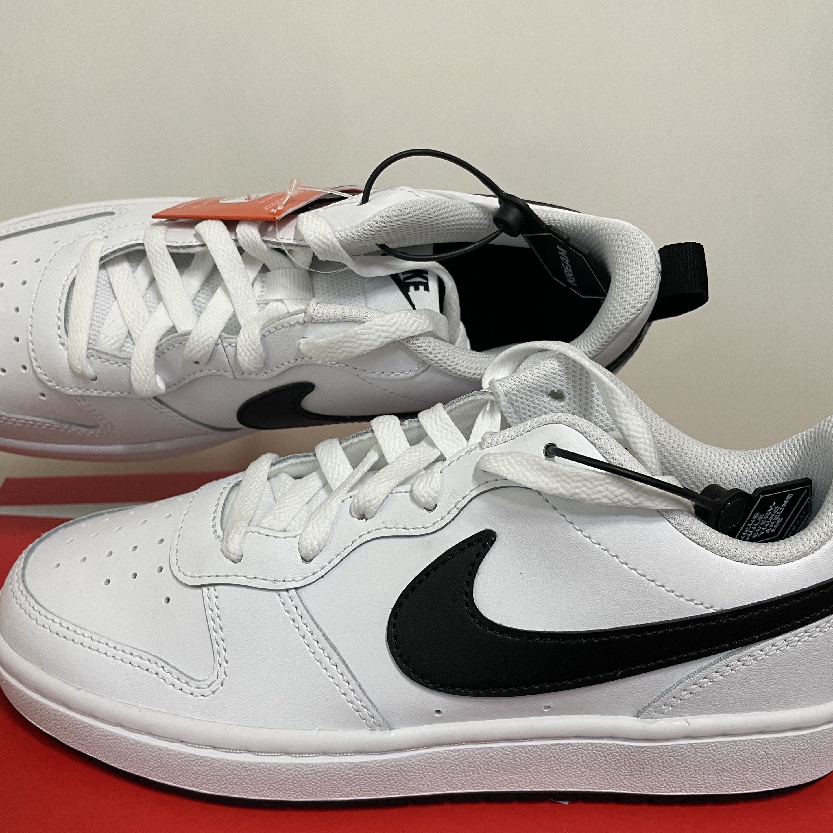 (GS) Nike Court Borough Low 2 White Black 착용 스타일 - 3