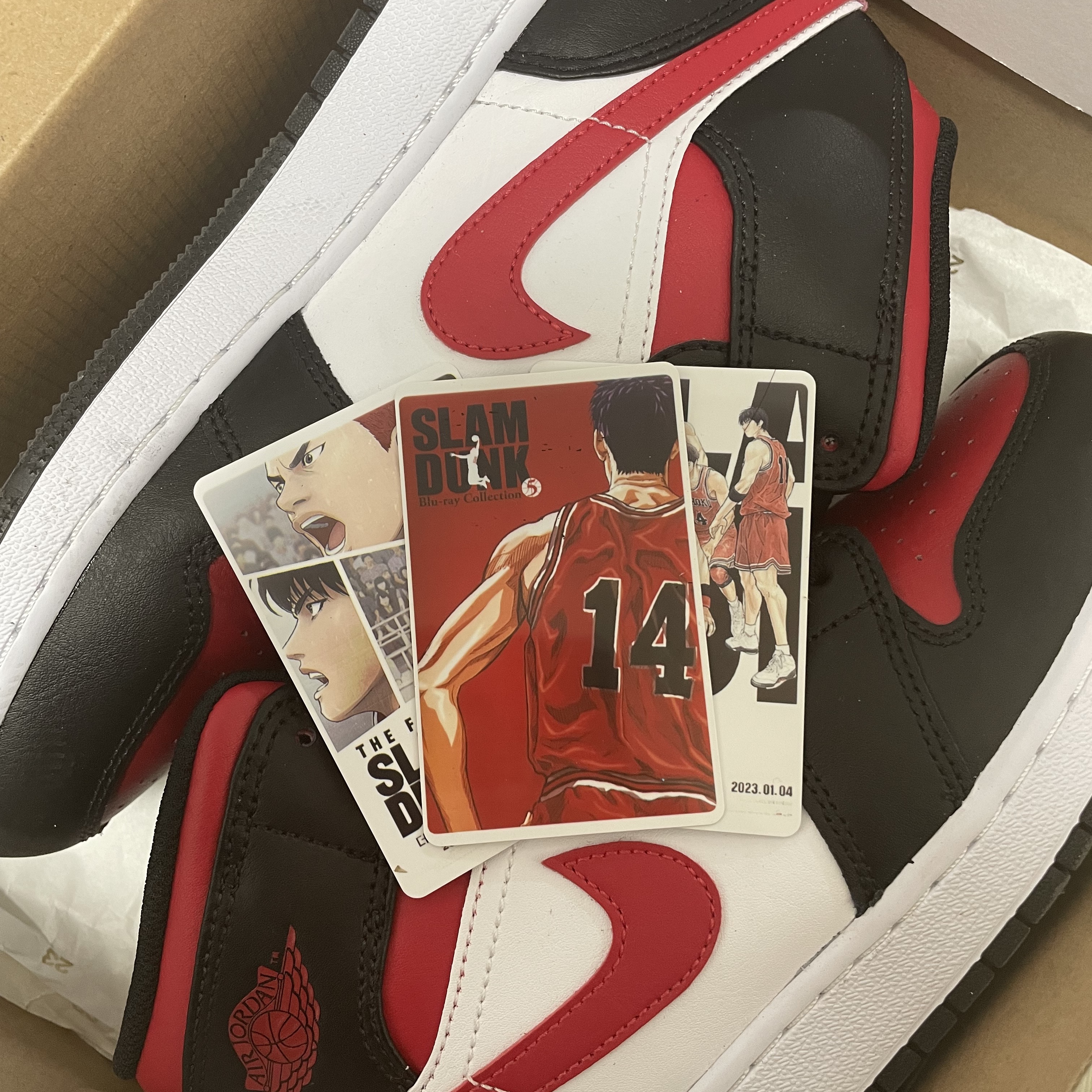 (GS) Jordan 1 Mid Black Fire Red 착용 스타일