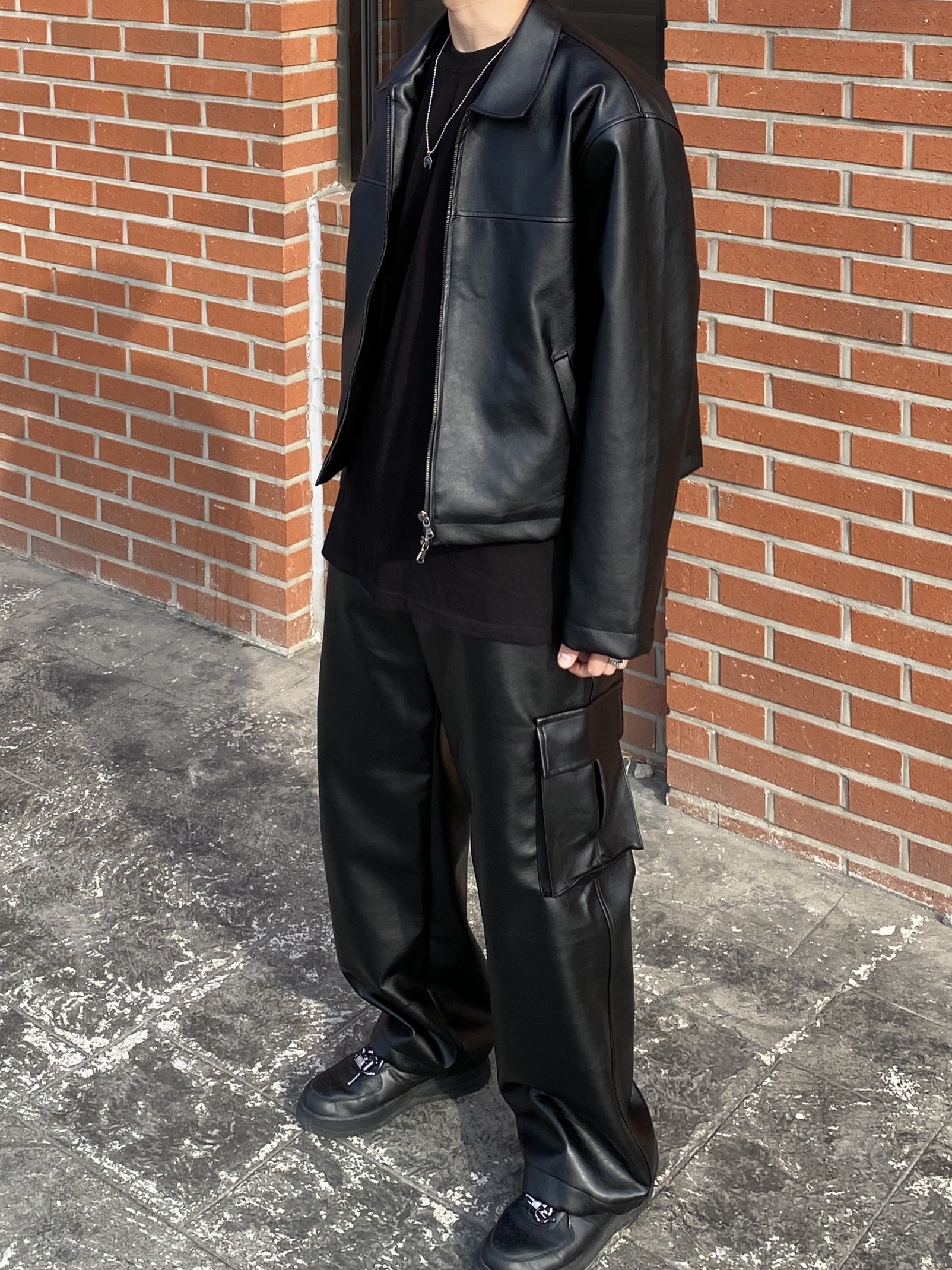 Nike x Supreme Air Force 1 Low Black 착용 스타일 - 3