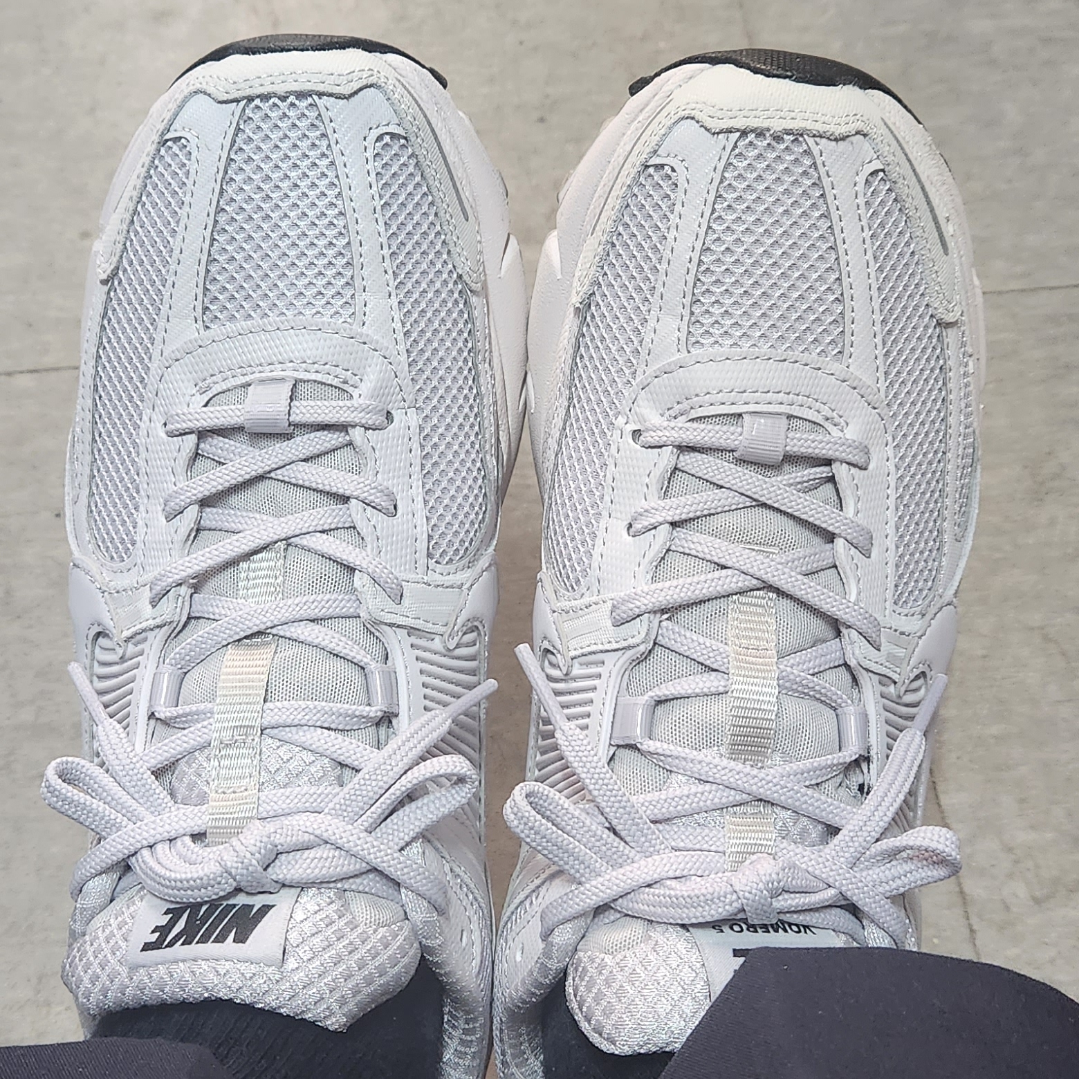 Nike Zoom Vomero 5 SP Vast Grey 2023 착용 스타일 - 2