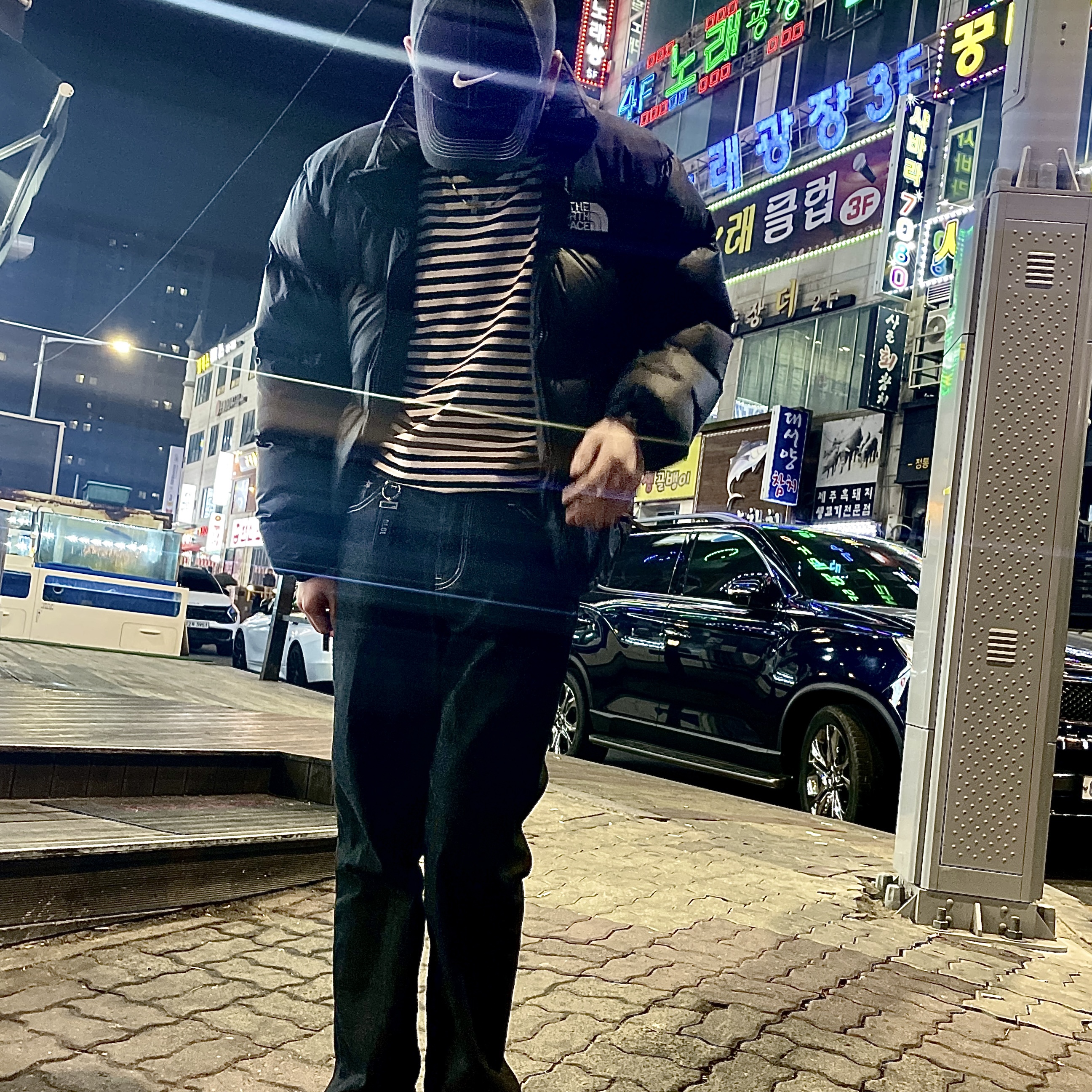 Nike Air Force 1 '07 WB Flax, The North Face 1996 Eco Nuptse Jacket Black 착용 스타일 - 1
