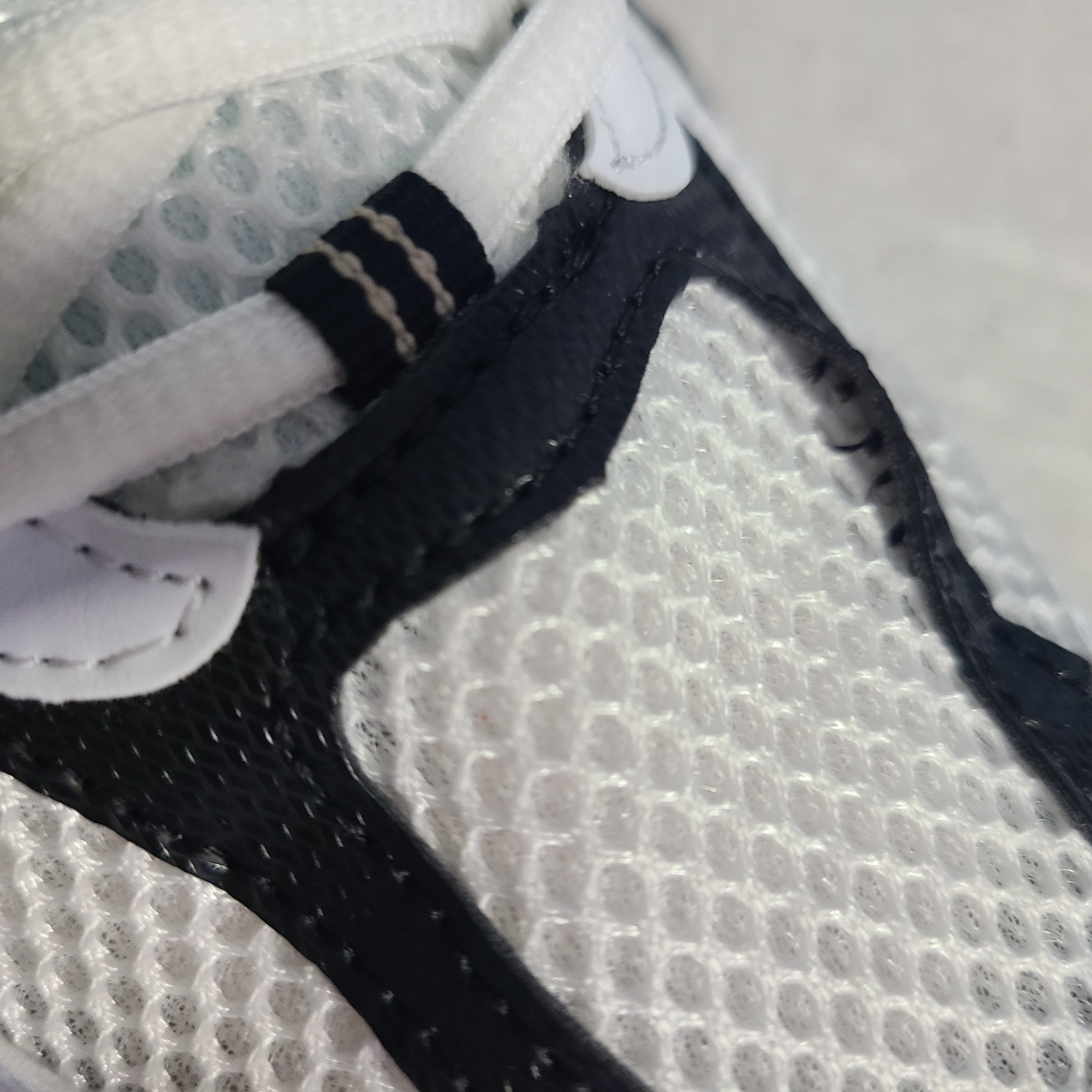 New Balance 530 Off White Gold 착용 스타일 - 3