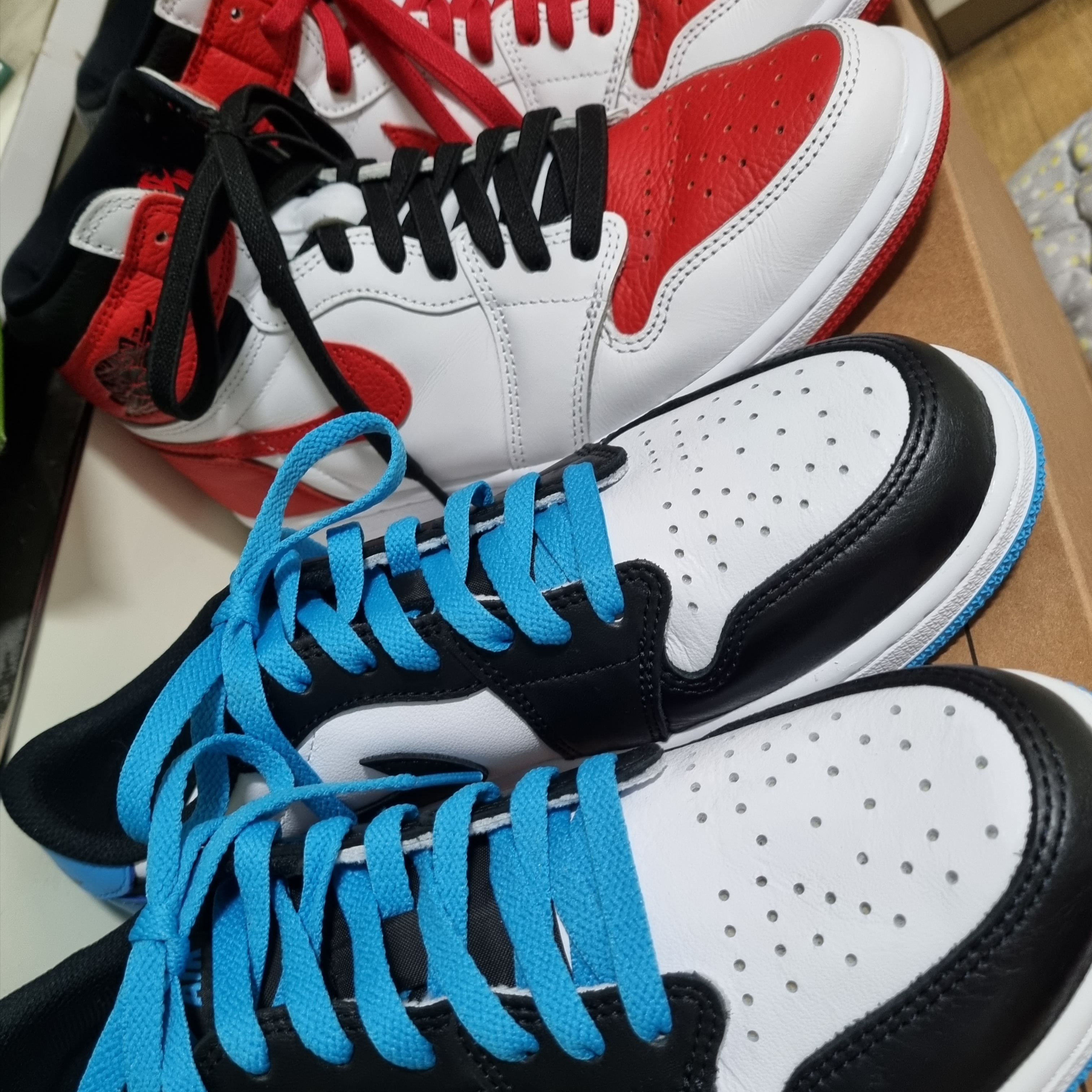 Jordan 1 Retro Low OG Black and Dark Powder Blue, Jordan 1 Retro High OG Heritage 착용 스타일 - 3