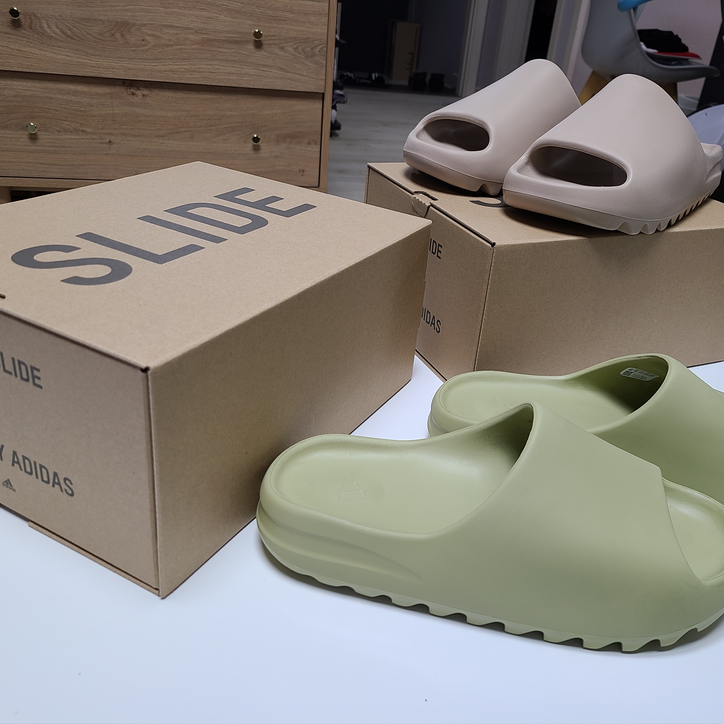 Adidas Yeezy Slide Resin 2021, Adidas Yeezy Slide Pure 착용 스타일