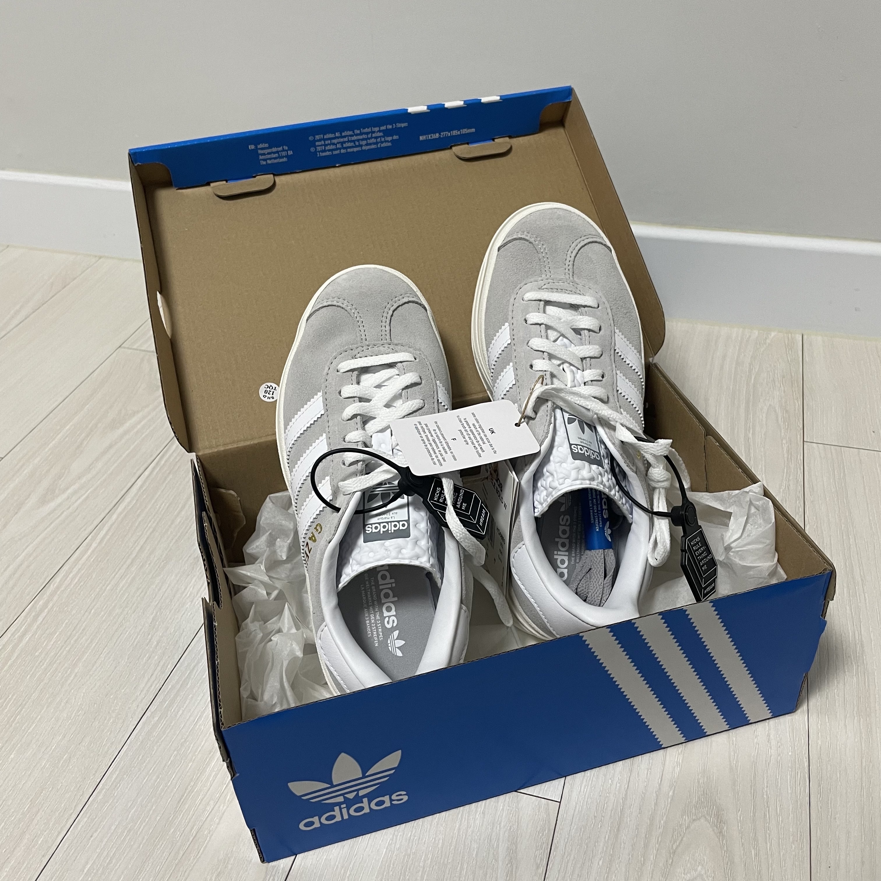 (W) Adidas Gazelle Bold Grey Cloud White 착용 스타일 - 1