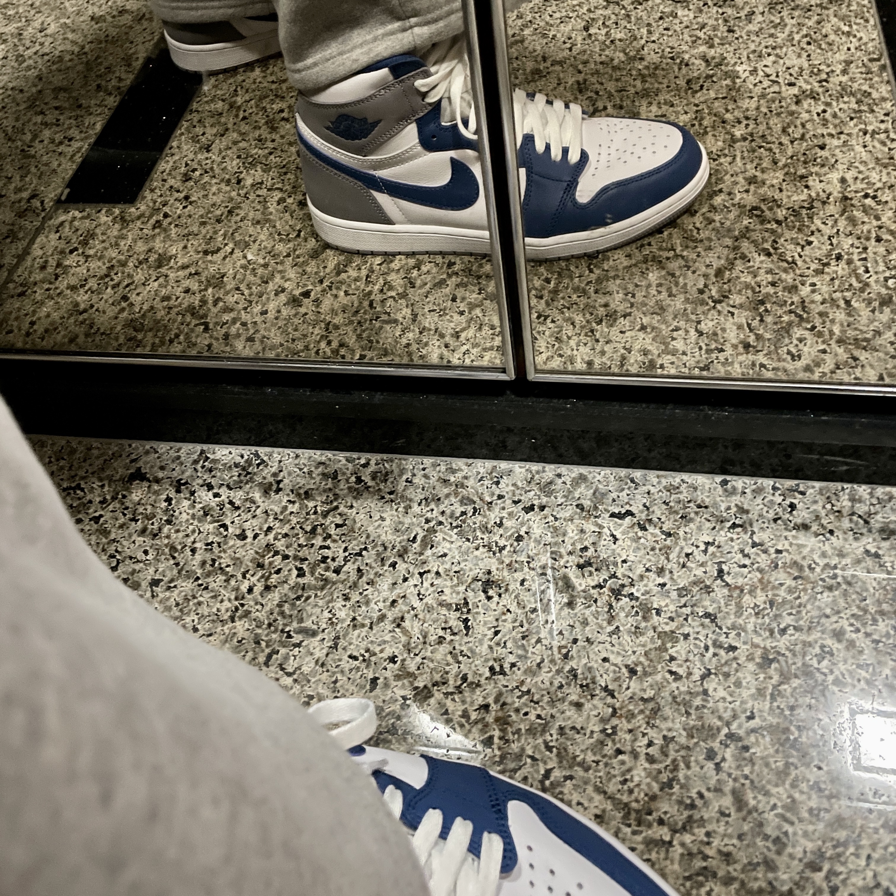 Jordan 1 Retro High OG True Blue 착용 스타일