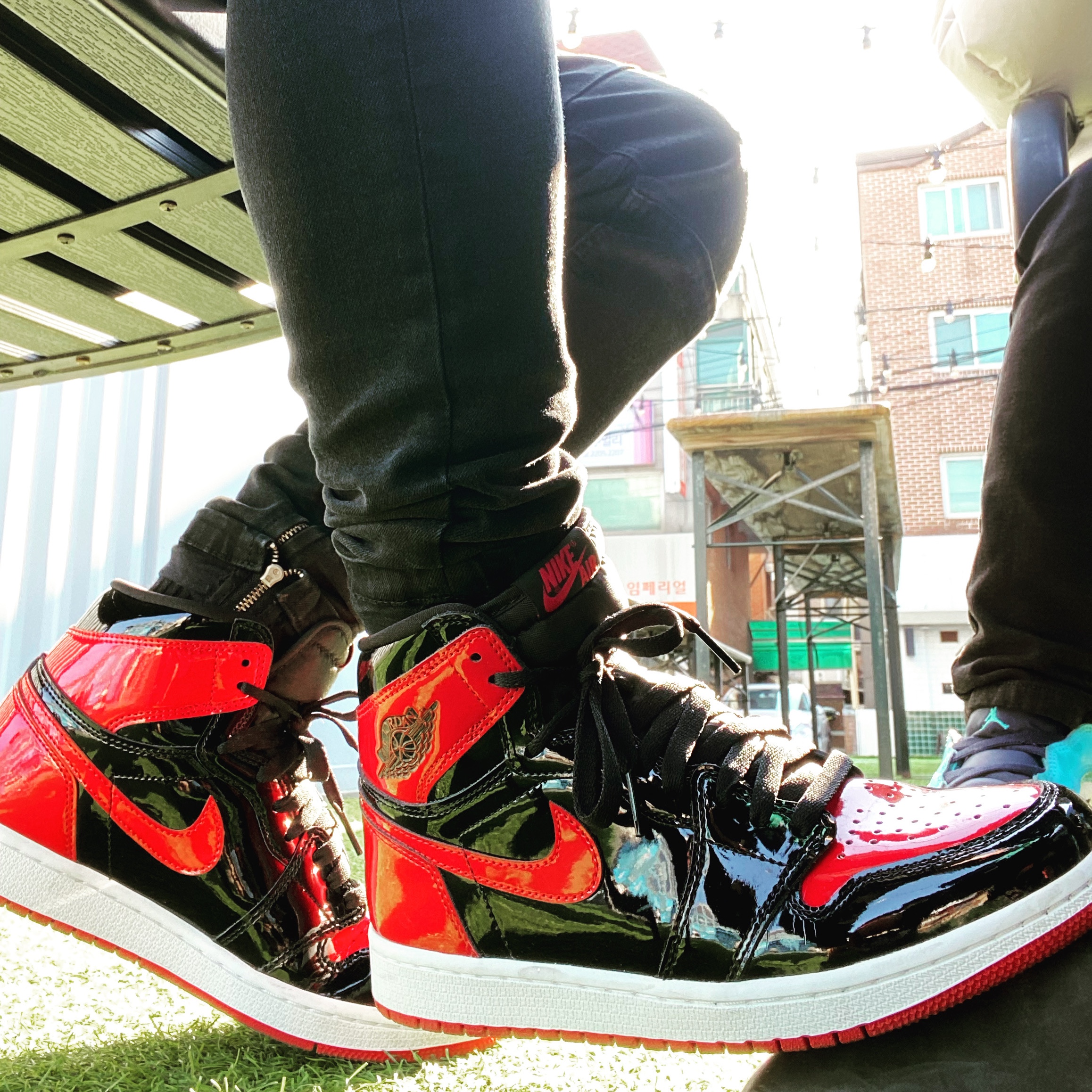 Jordan 1 Retro High OG Patent Bred 착용 스타일