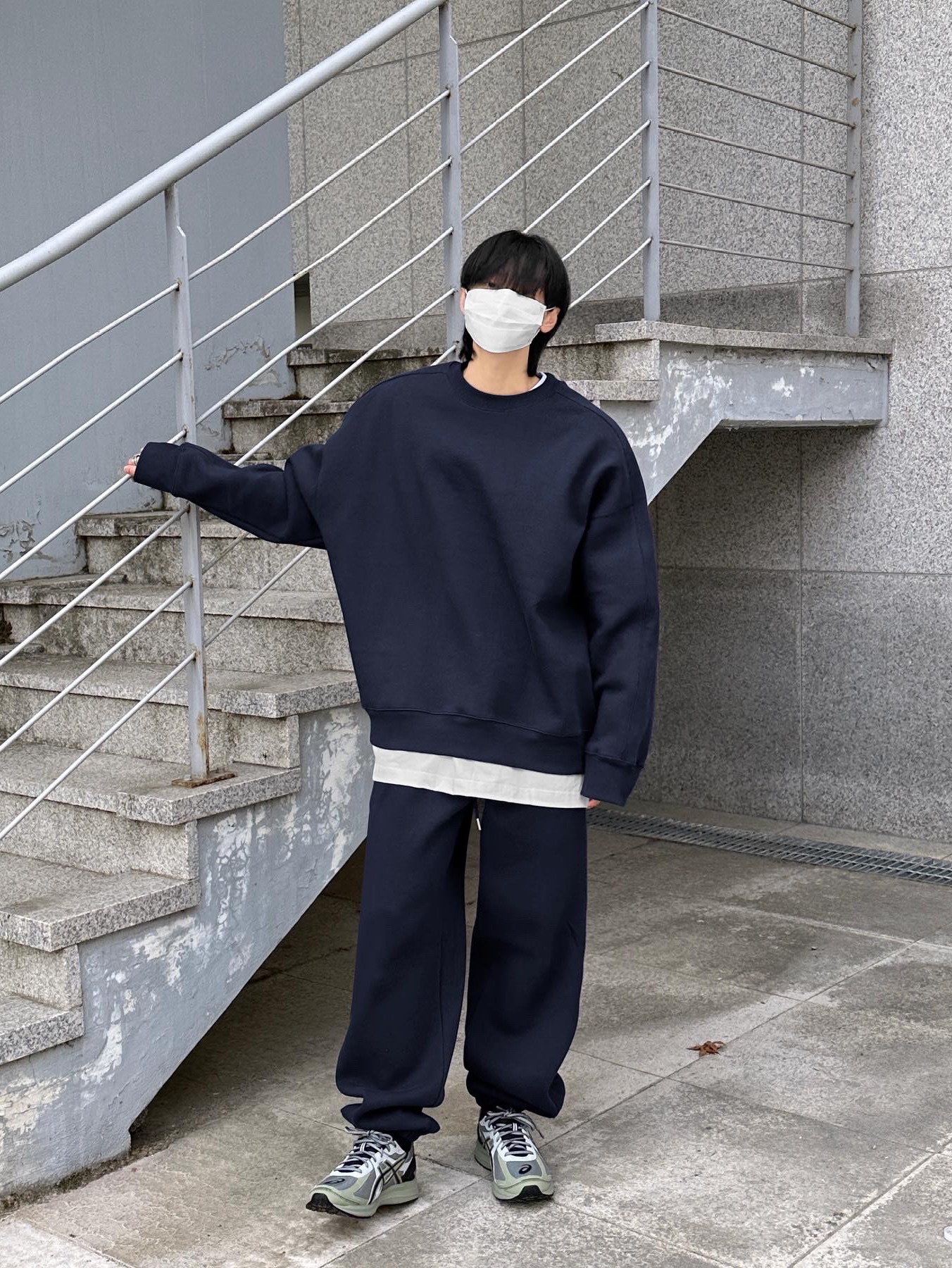 Asics Jog 100 S Sheet Rock - 2E Wide 착용 스타일 - 3