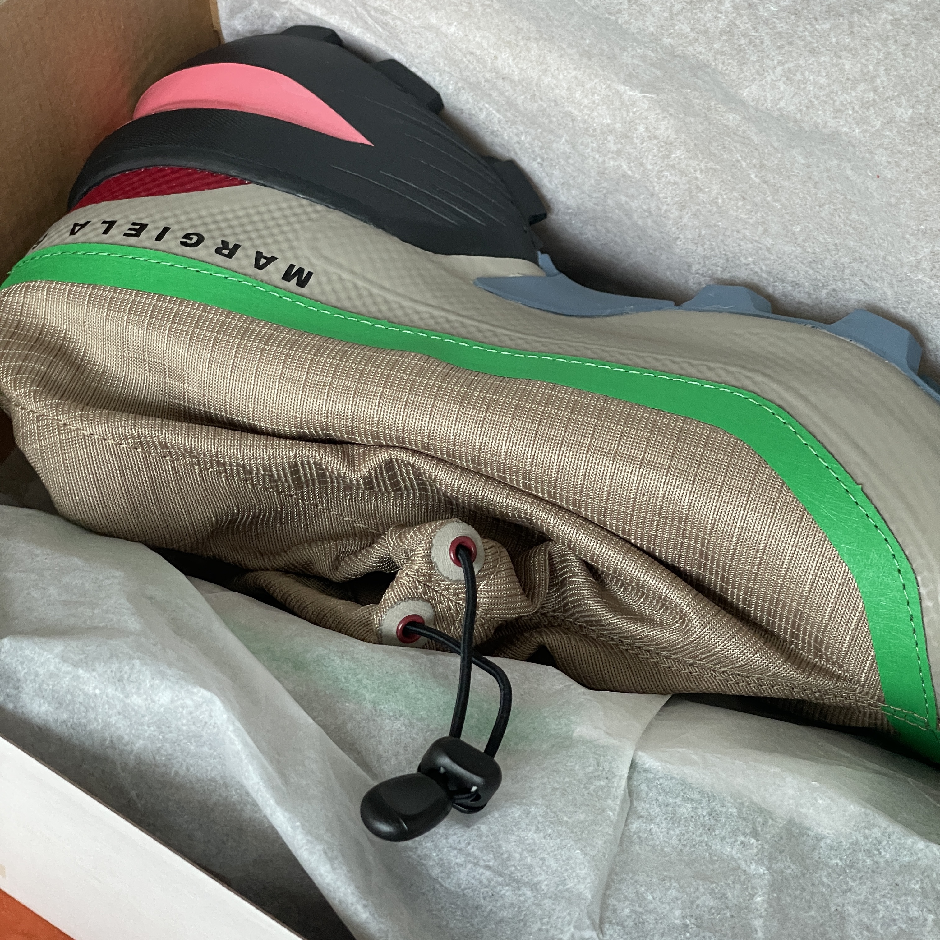 Salomon x MM6 Maison Margiela Cross Low Kelp Vintage Khaki 착용 스타일