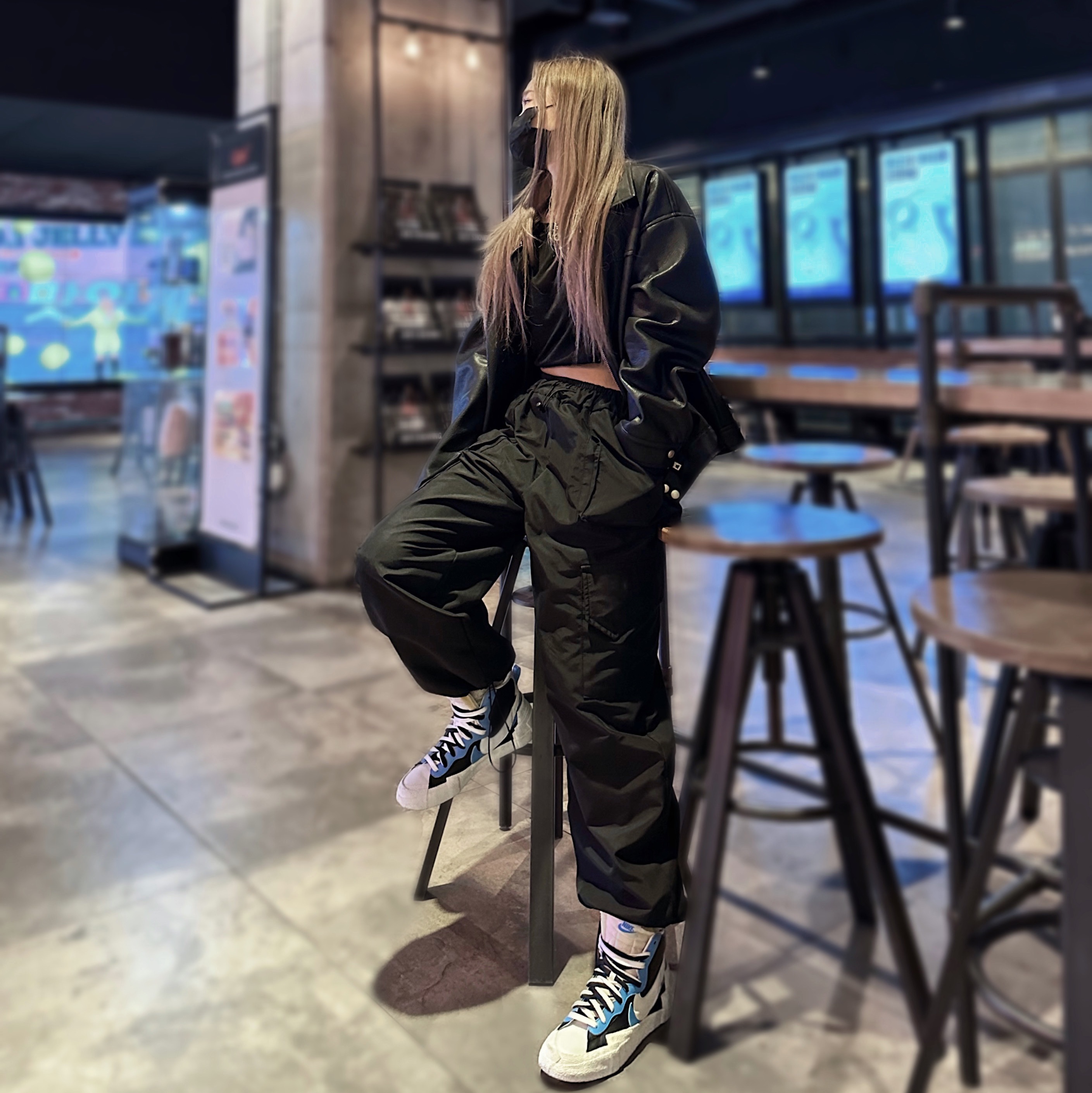 Nike x Sacai Blazer Mid White Black Legend Blue 착용 스타일