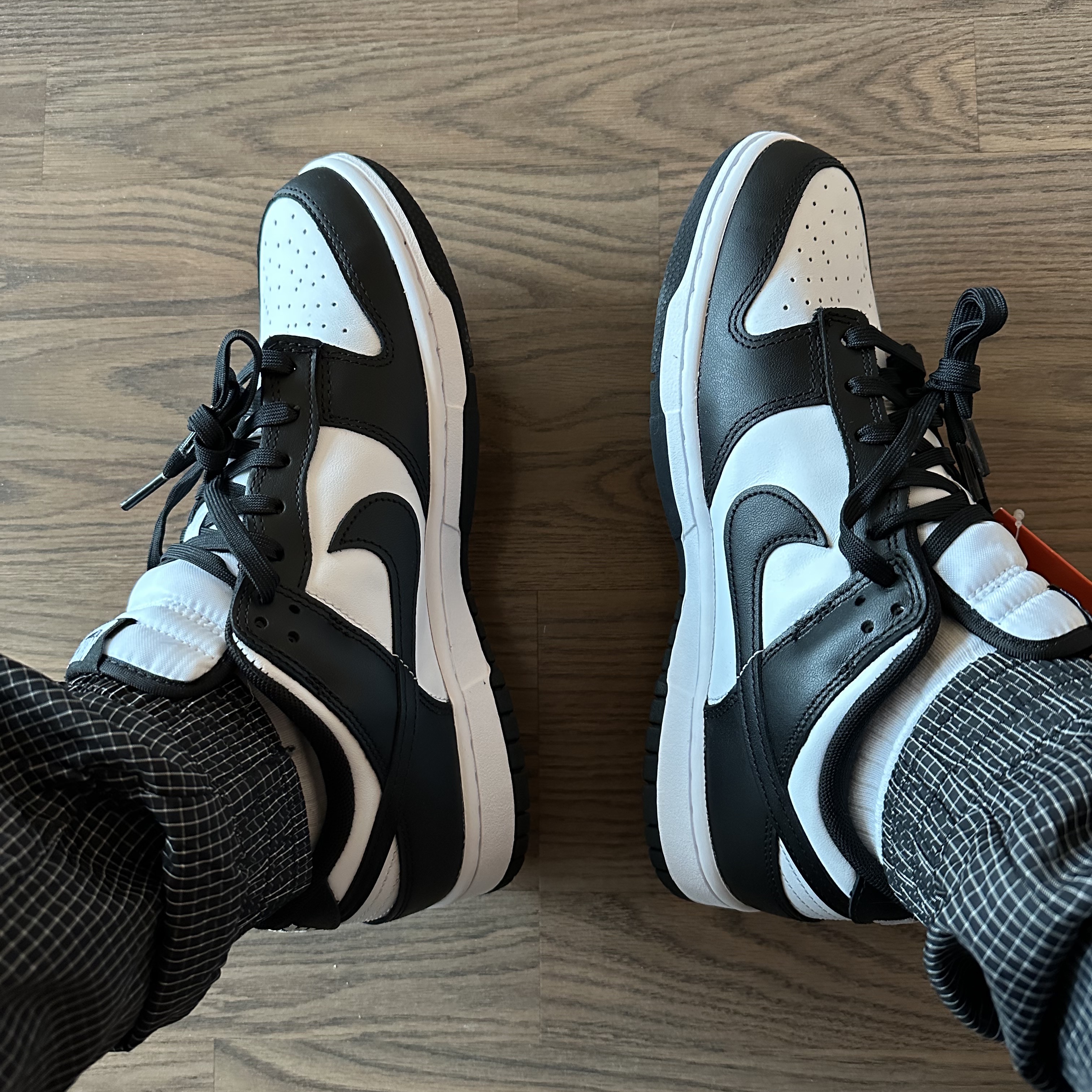 Nike Dunk Low Retro Black 착용 스타일 - 4