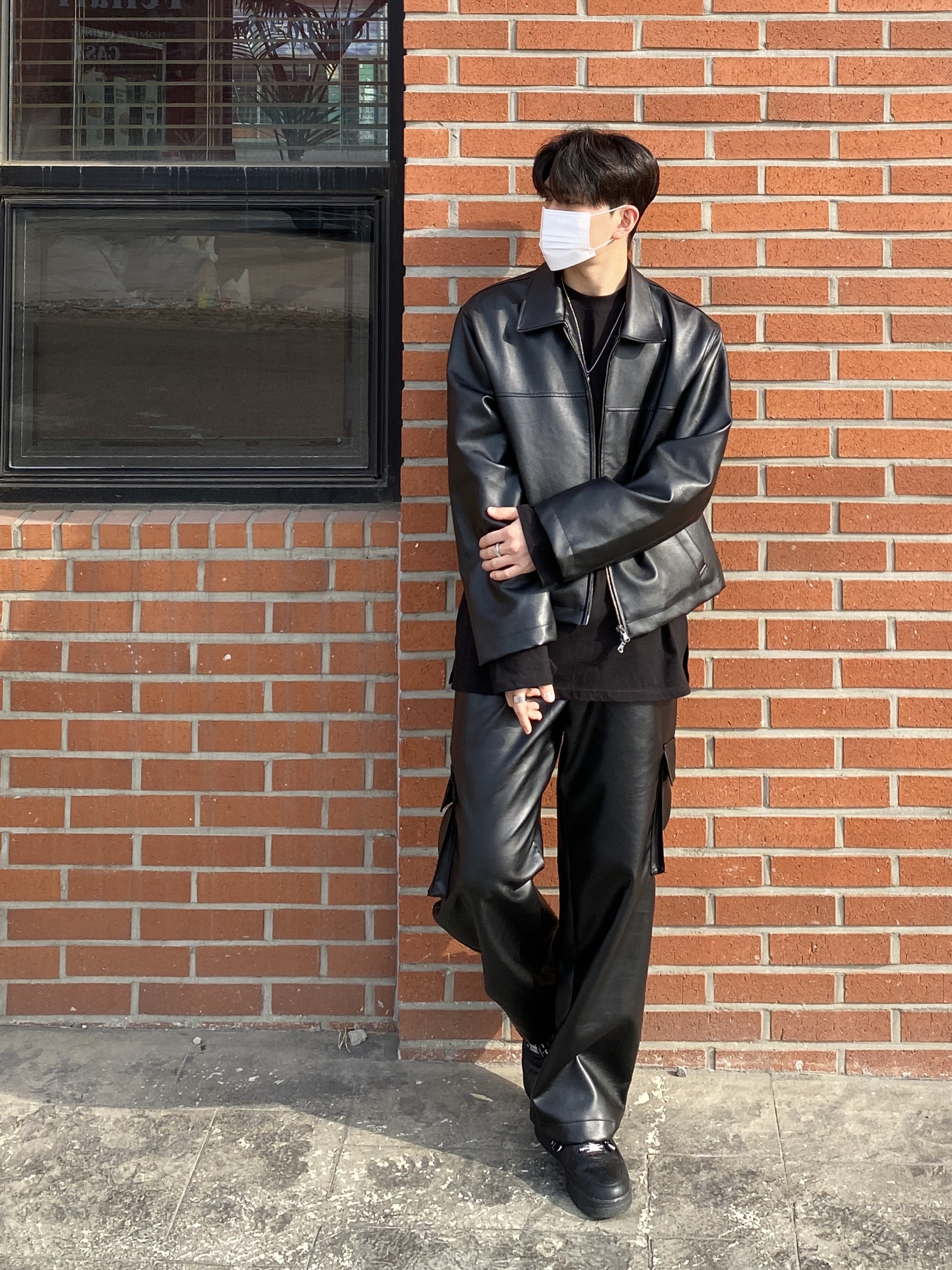 Nike x Supreme Air Force 1 Low Black 착용 스타일 - 5
