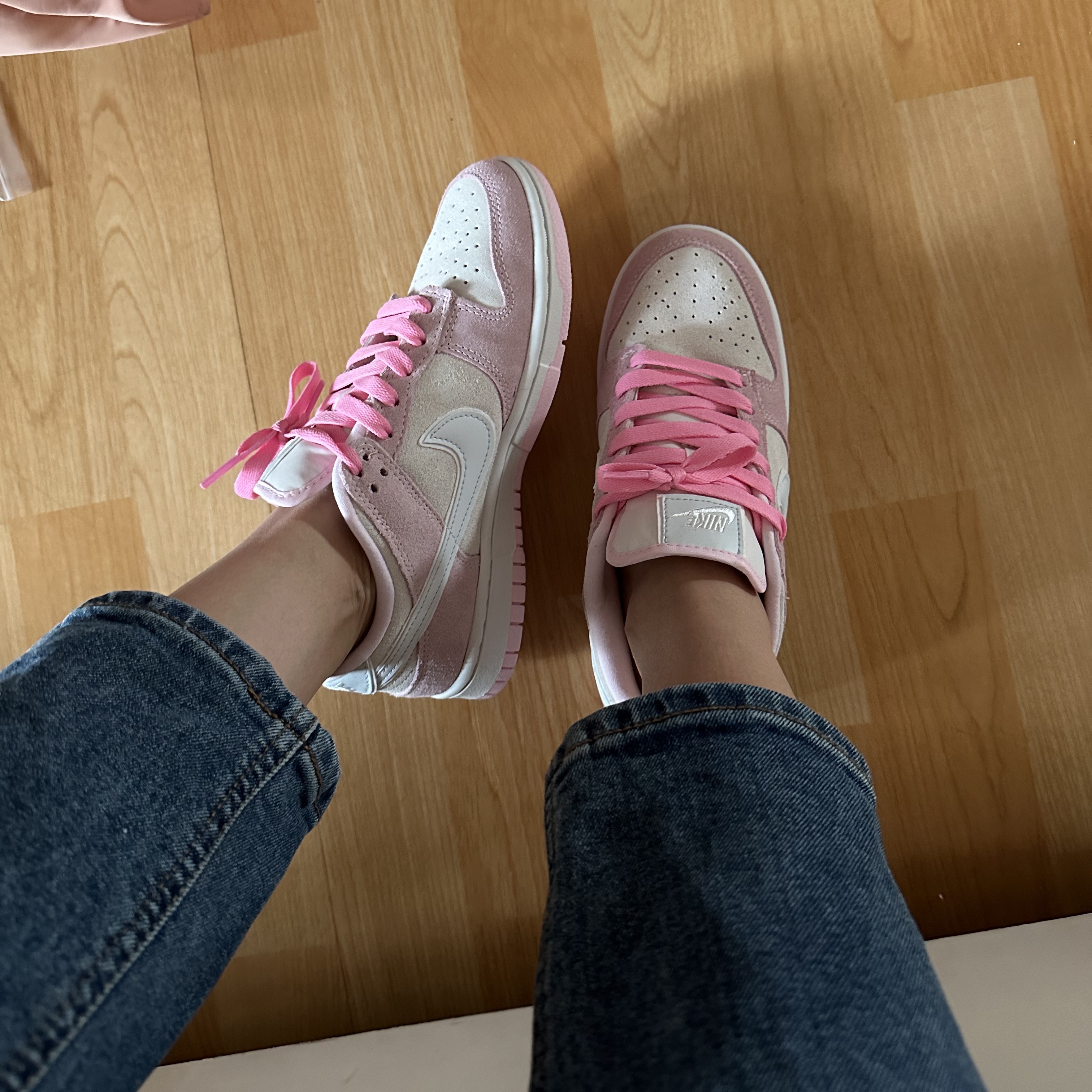 (W) Nike Dunk Low LX Pink Foam 착용 스타일 - 2