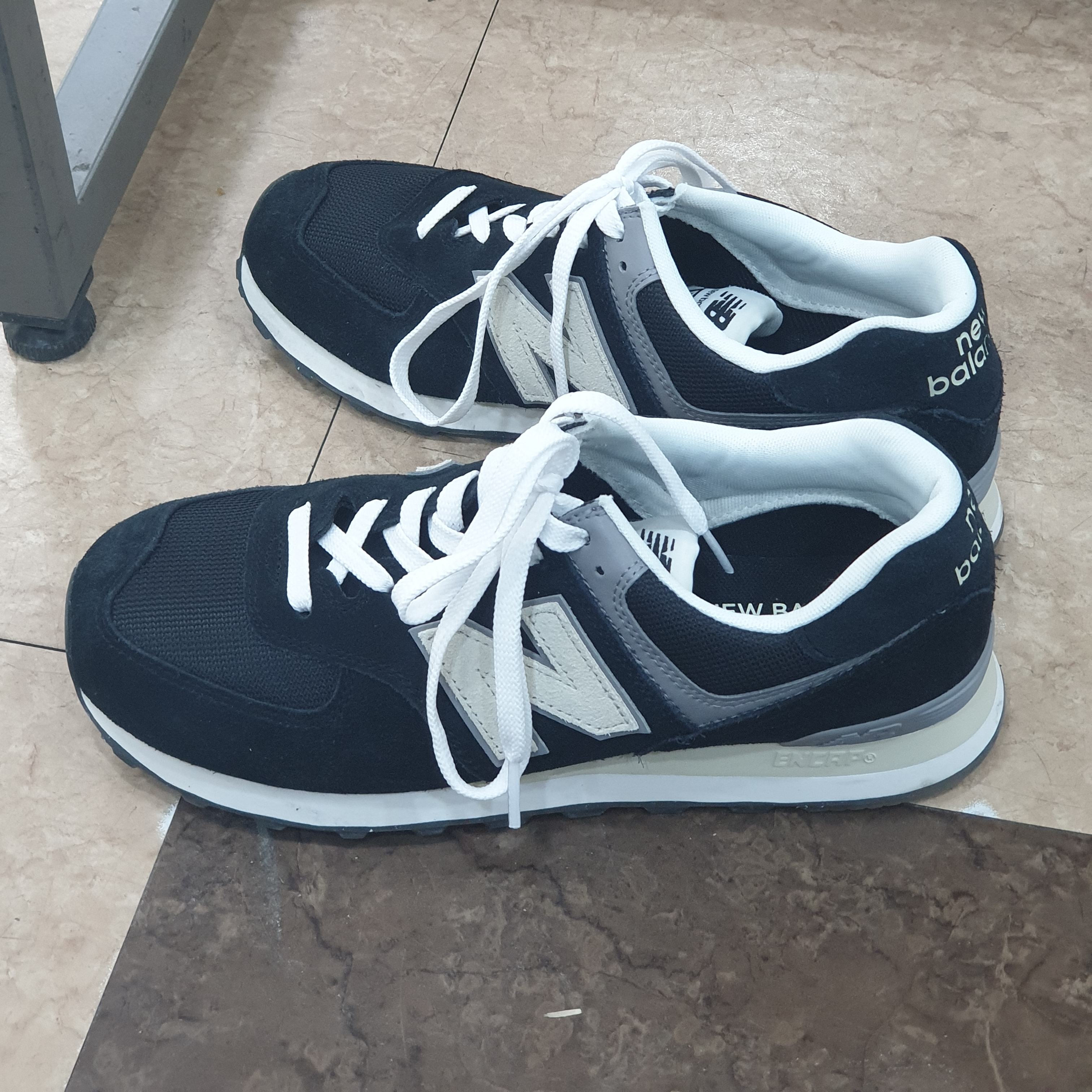 New Balance 574 Classics Reimagined Black 착용 스타일