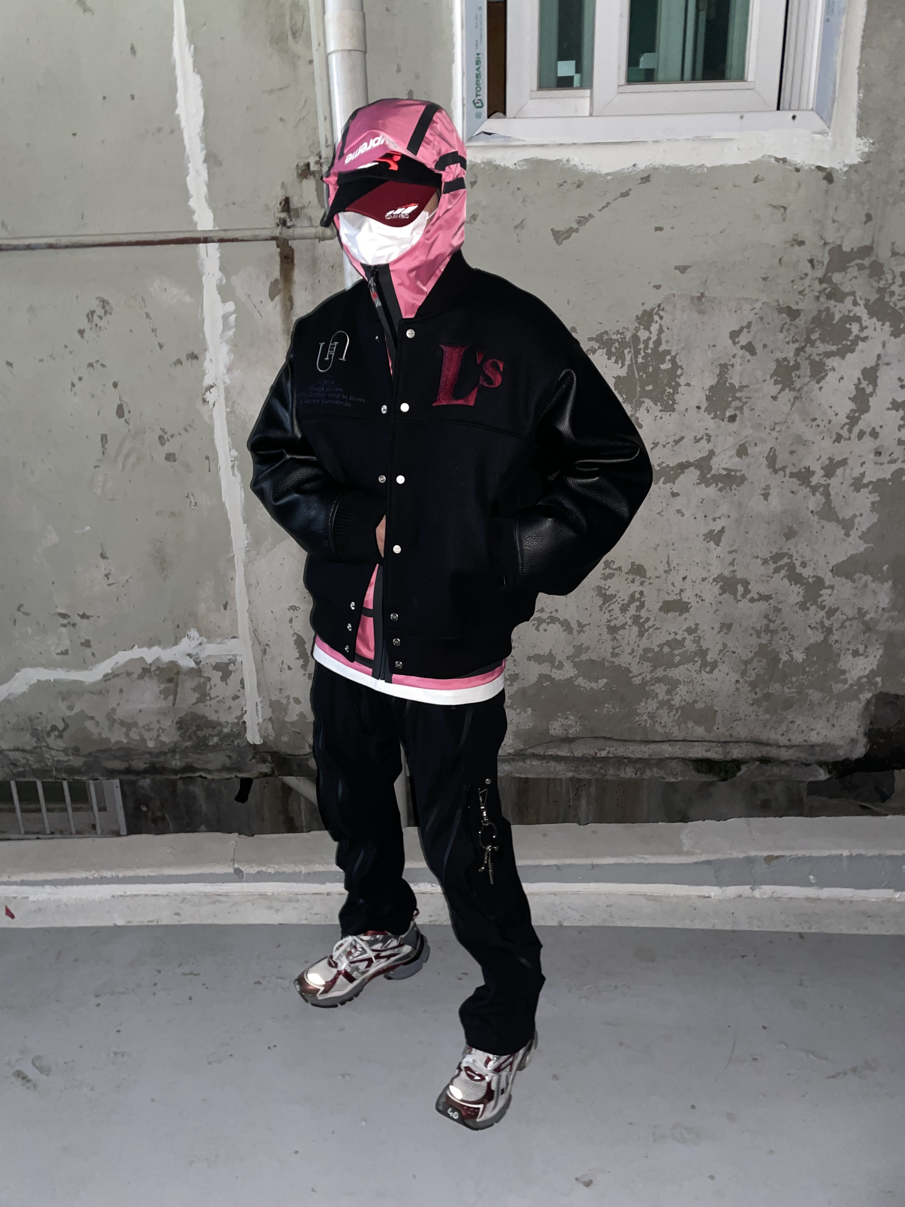 Undermycar Operation Chromite Kerberos Oversized Varsity Jacket Ox Blood - 22FW, Supreme x The North Face Summit Series Outer Tape Seam Jacket Pink - 21SS 착용 스타일 - 5