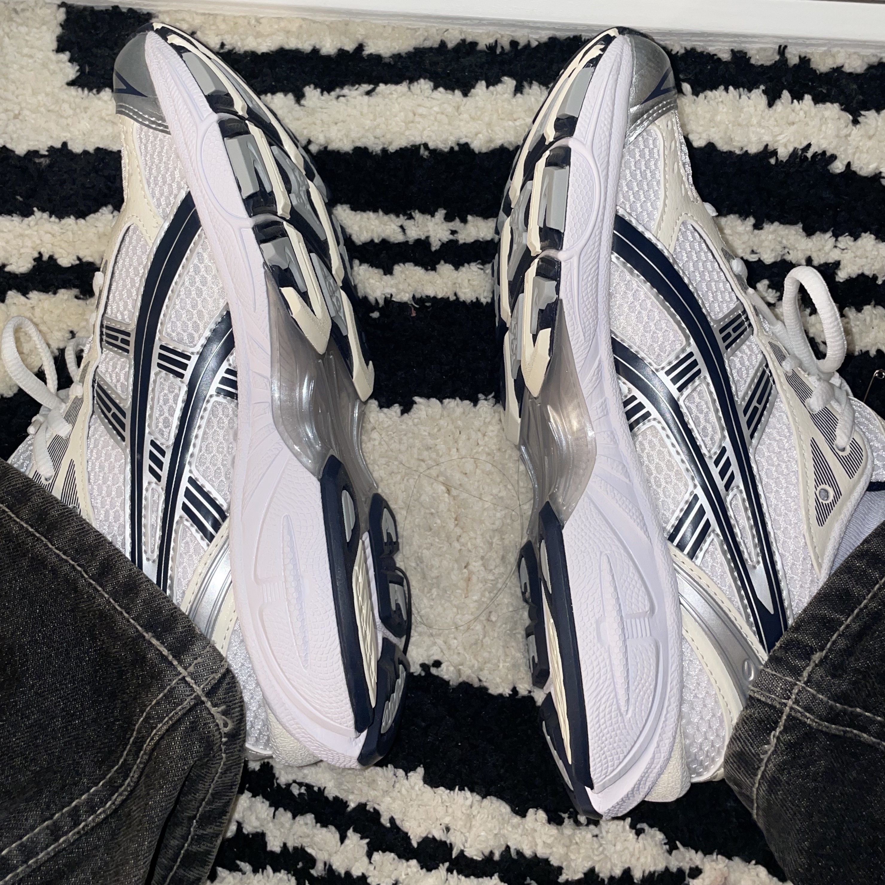 (W) Asics Gel-Kayano 14 White Midnight 착용 스타일 - 2