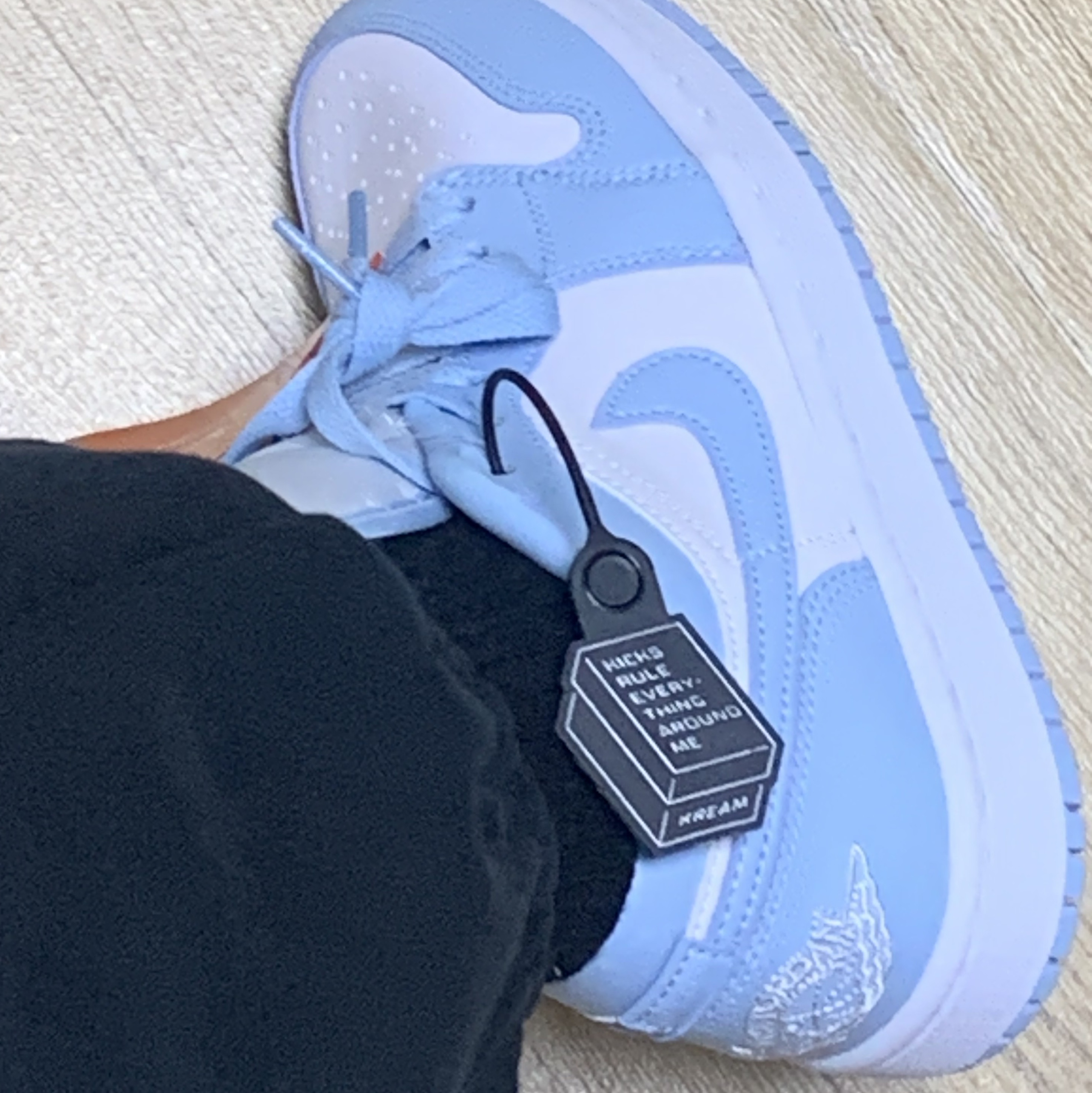 (W) Jordan 1 Low White Ice Blue 착용 스타일 - 1