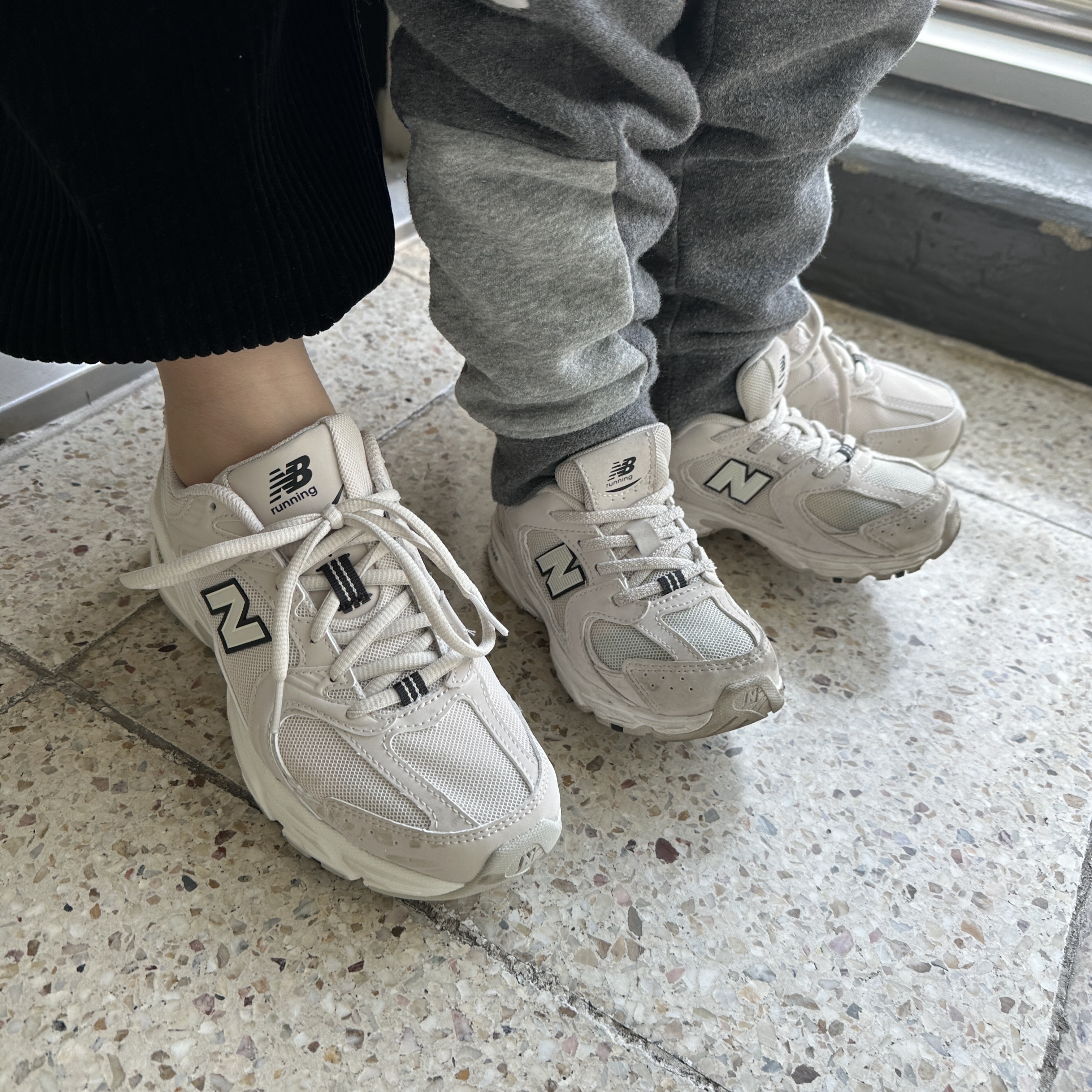 New Balance 530 Ivory 착용 스타일 - 1