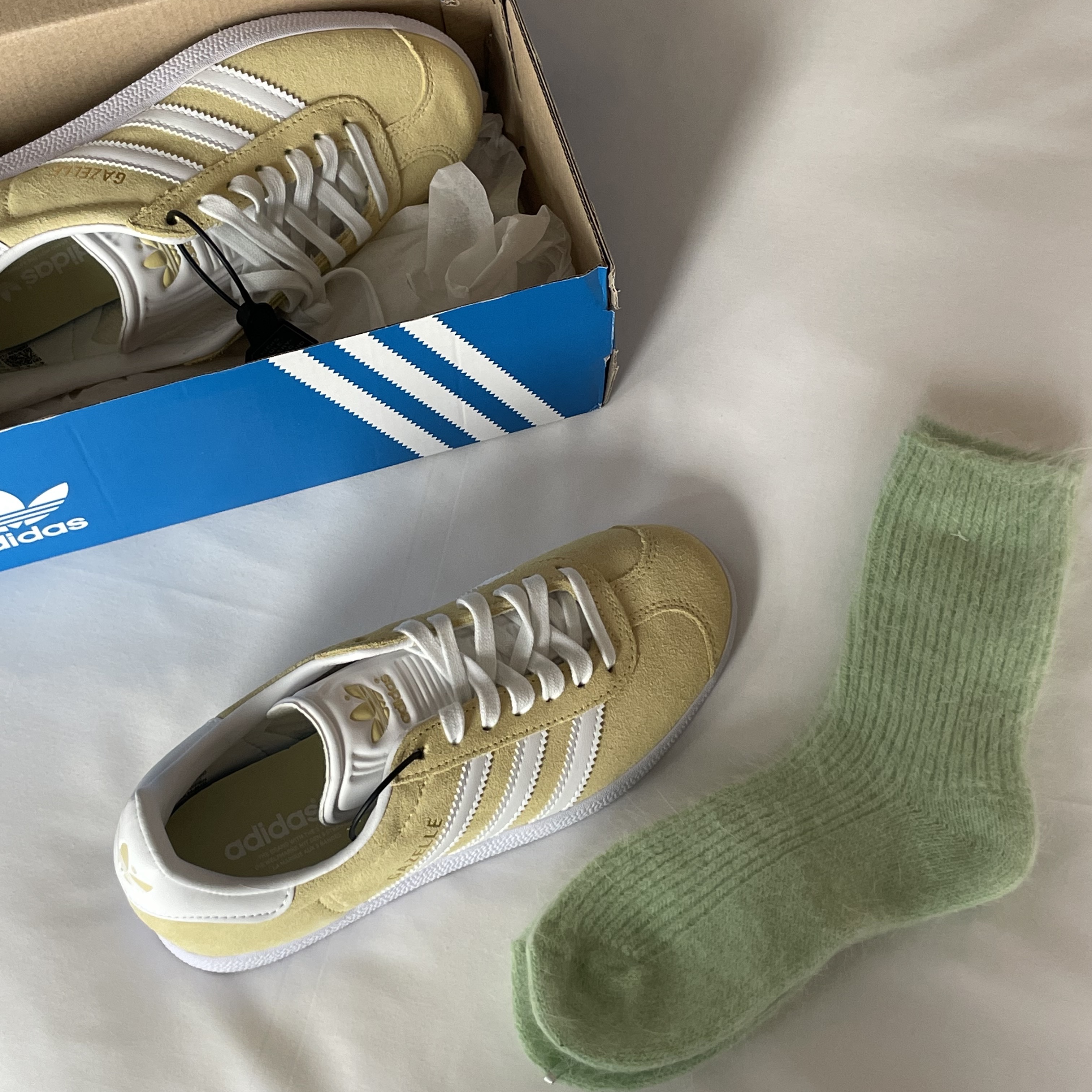 Adidas Gazelle Almost Yellow 착용 스타일 - 3