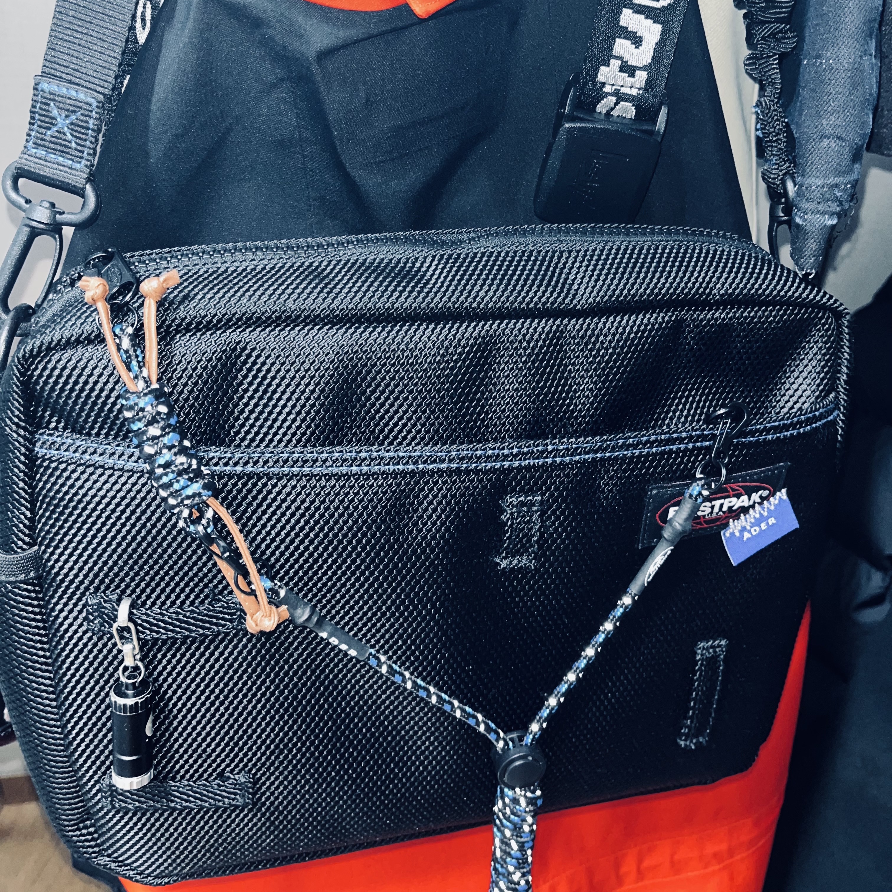 Ader Error x Eastpak Shoulder Bag Black, Stussy x Cactus Plant Flea Market Web Belt Black 착용 스타일