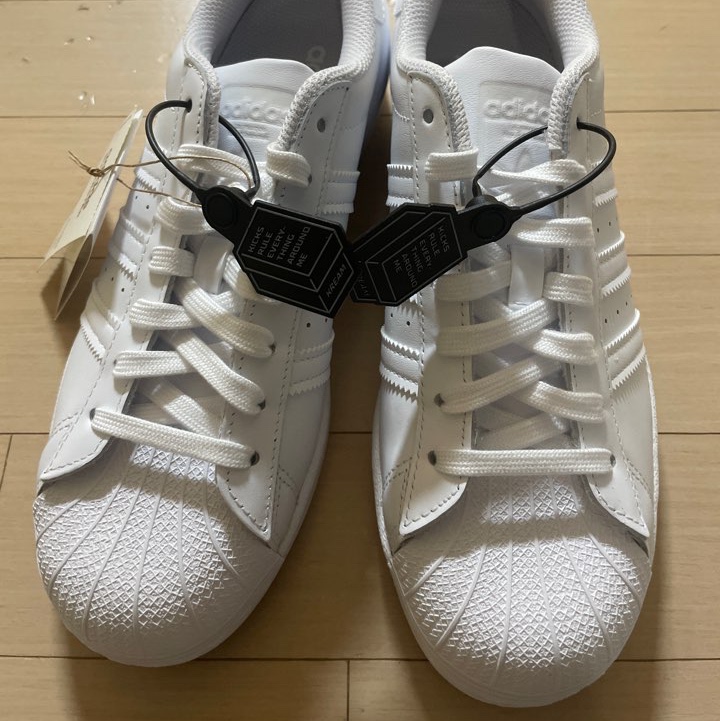 Adidas Superstar Triple White 착용 스타일