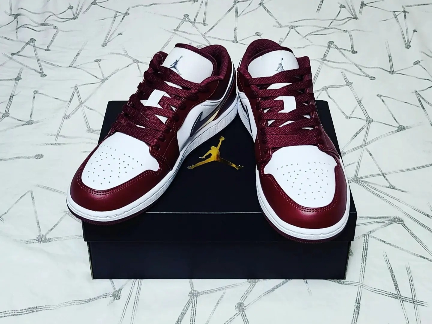 Jordan 1 Low Cherrywood Red 착용 스타일 - 3