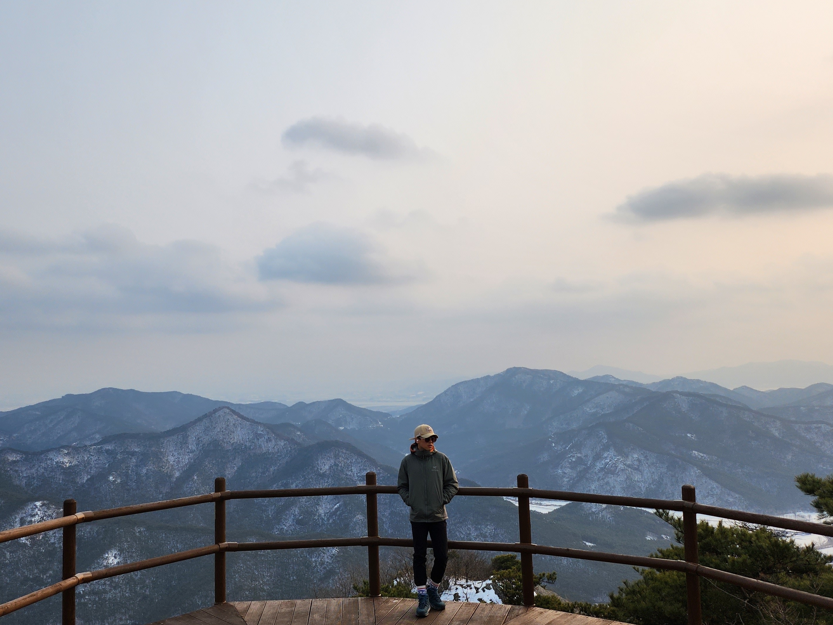 Arc'teryx Atom LT Hoody Forage 착용 스타일 - 1