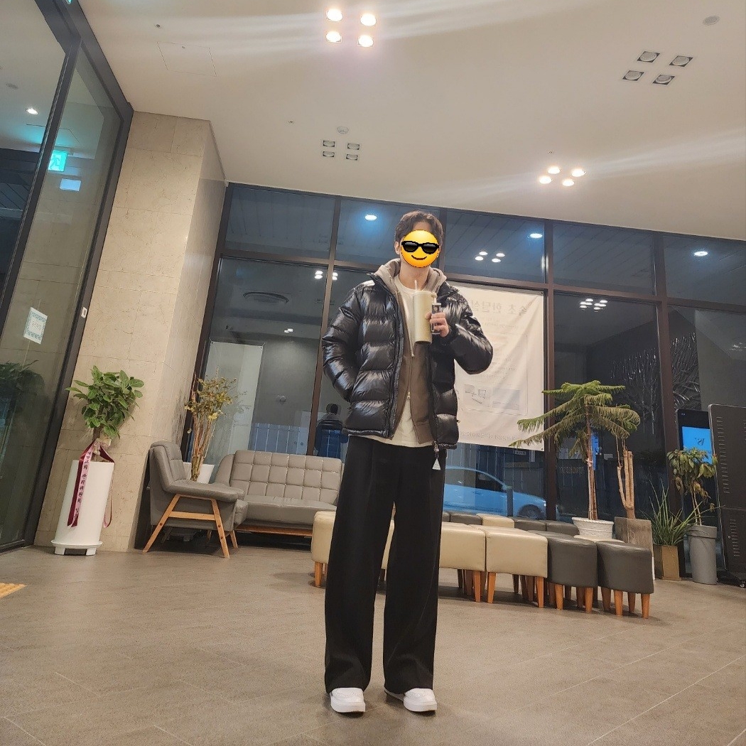 Moncler Maya Short Down Jacket Black - 22FW, Nike x Peaceminusone Kwondo1 White 착용 스타일