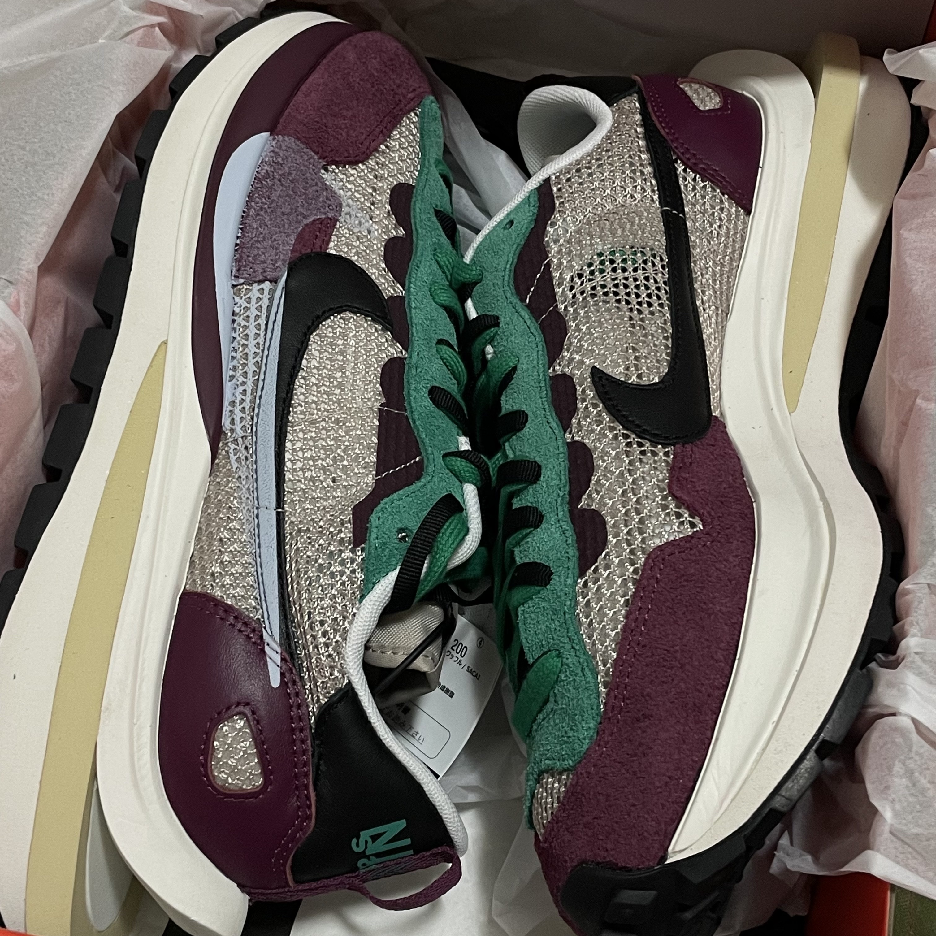 Nike x Sacai VaporWaffle String & Black Villain Red 착용 스타일