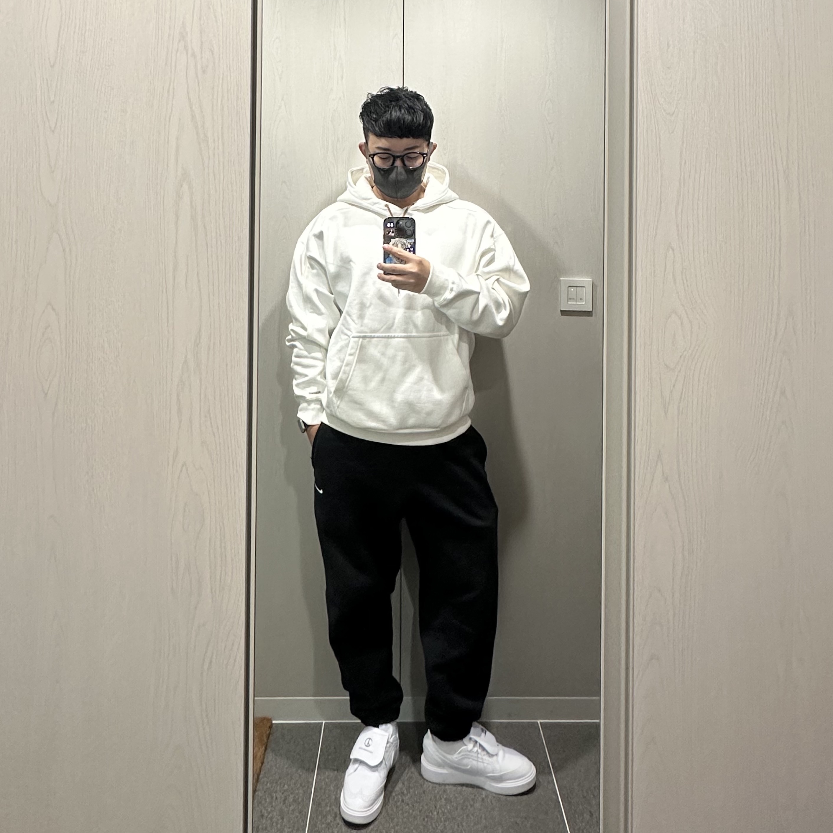 Nike x Jacquemus NRG Fleece Hoodie Sail - Asia, Nike x Peaceminusone Kwondo1 White 착용 스타일