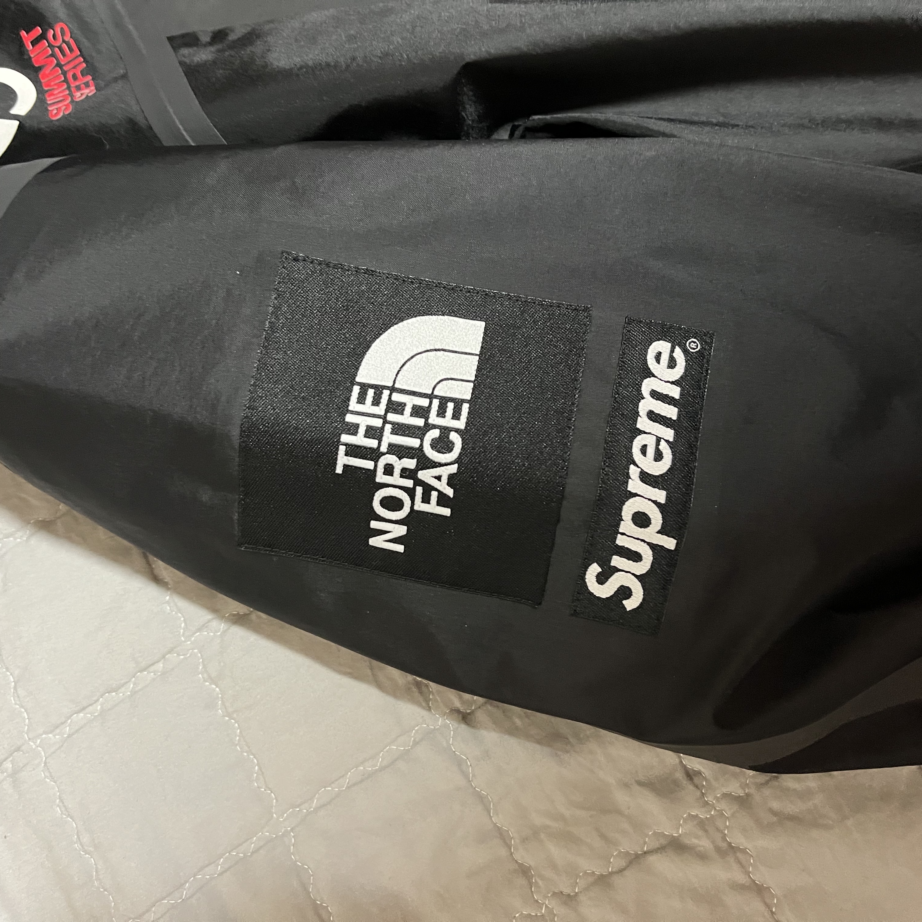 Supreme x The North Face Summit Series Outer Tape Seam Jacket Black - 21SS 착용 스타일