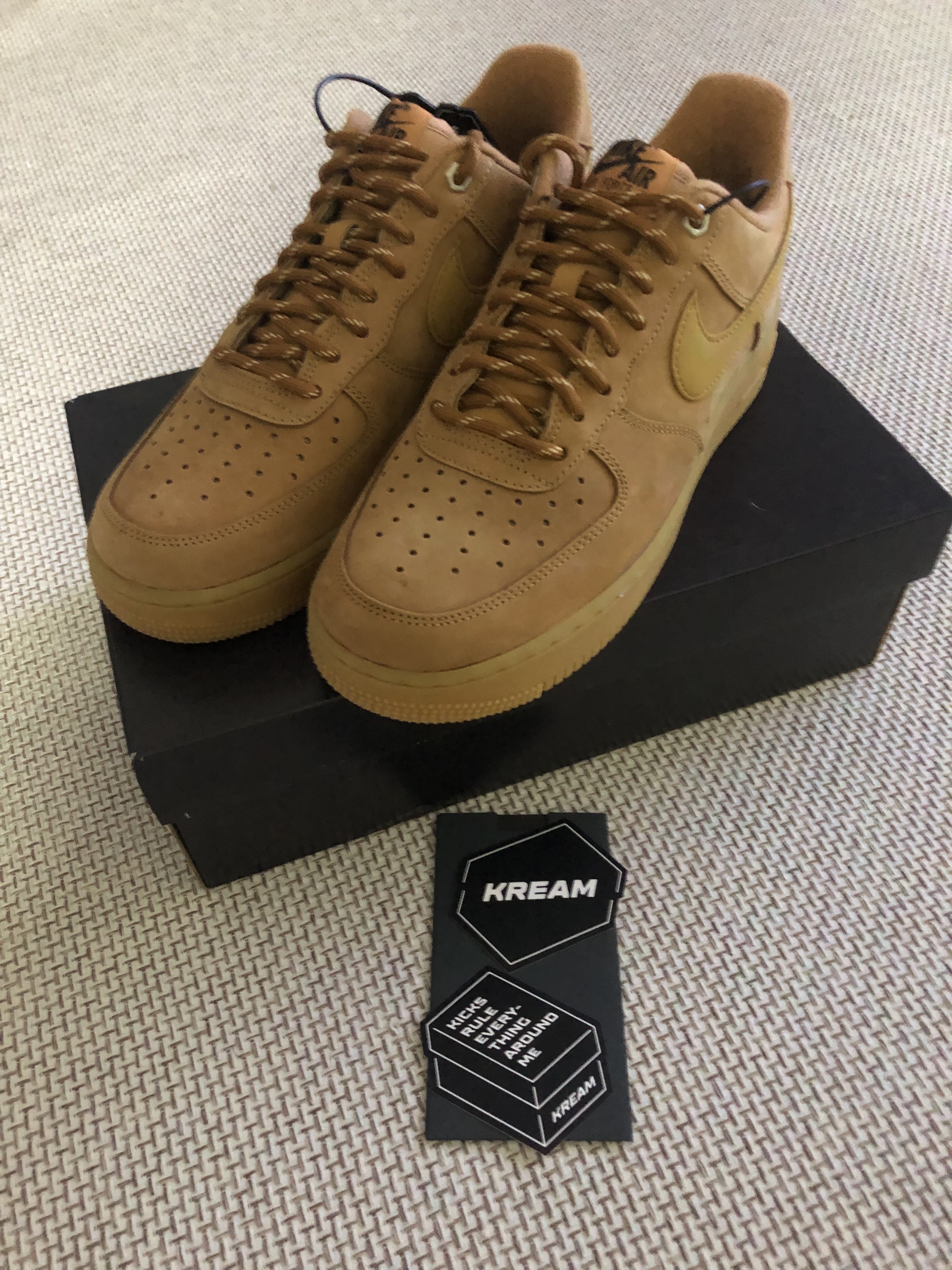 Nike Air Force 1 '07 WB Flax 착용 스타일