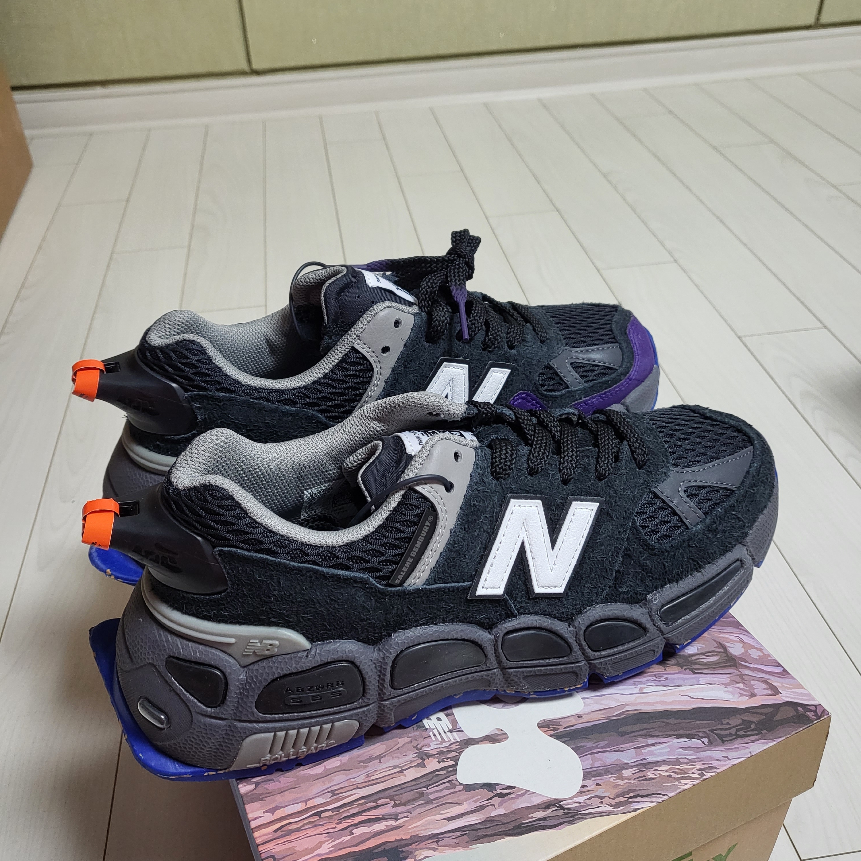 New Balance x Salehe Bembury 574 Yurt Black 착용 스타일 - 1