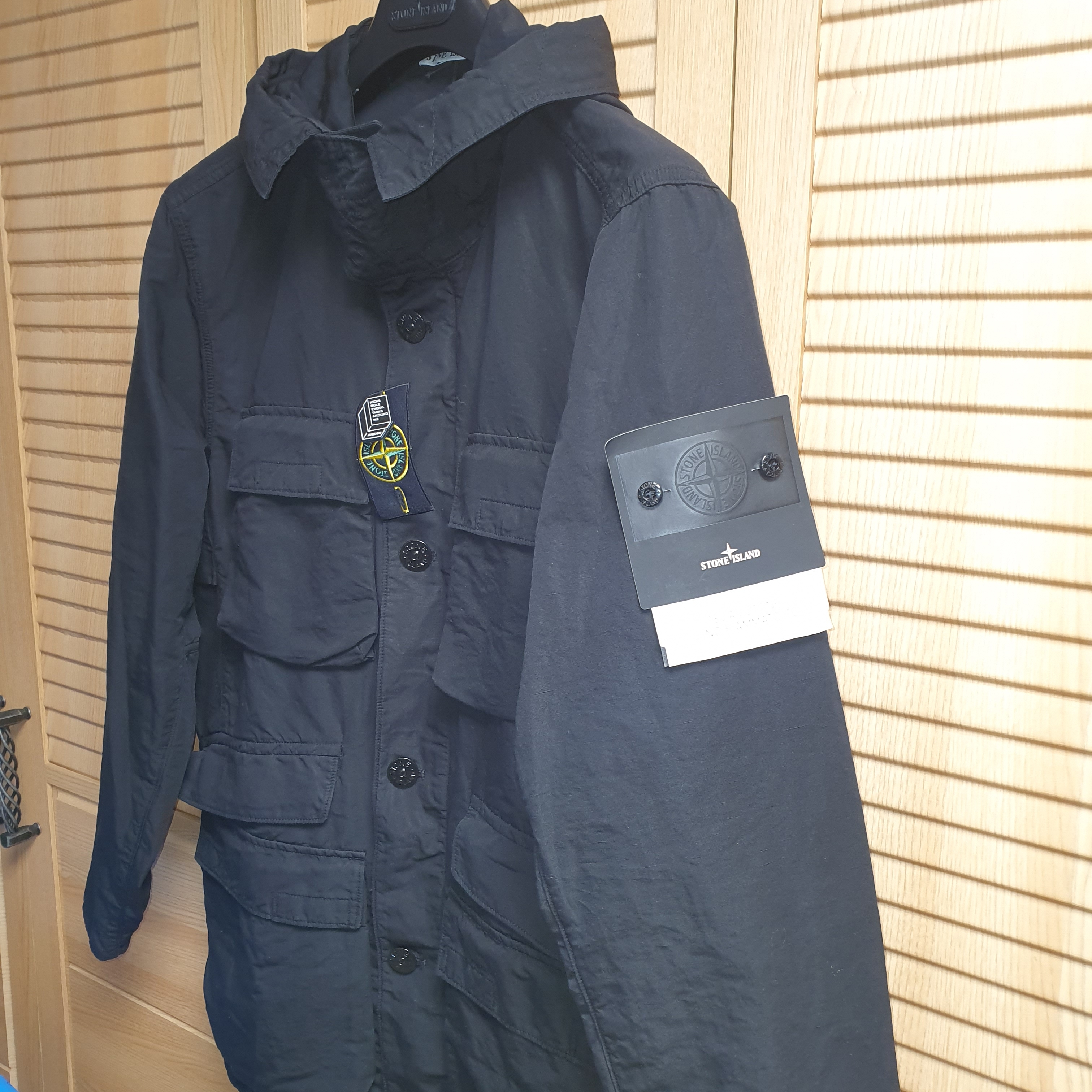 Stone Island 42306 Tela Cotone Lino Fiammato TC Garment Dyed Field Jacket Black - 22SS 착용 스타일 - 2