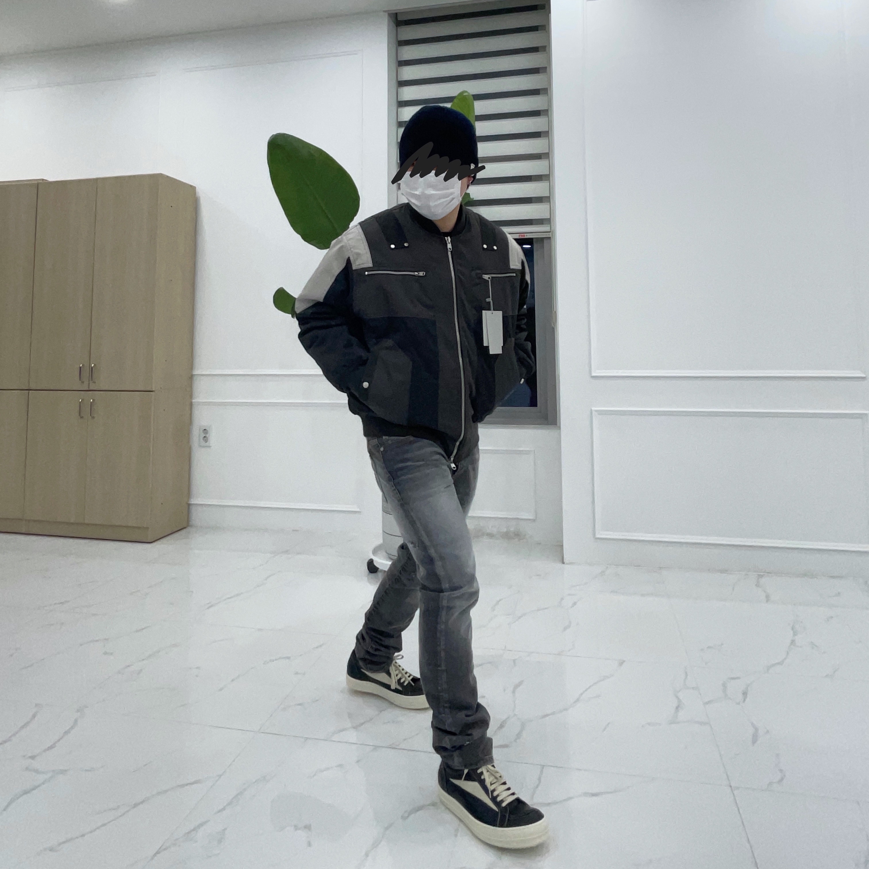 Undermycar Wani Kame Multi Block Pocket Turtle Bomber Driftwood - 22FW, Rick Owens Vintage Sneakers Black 착용 스타일
