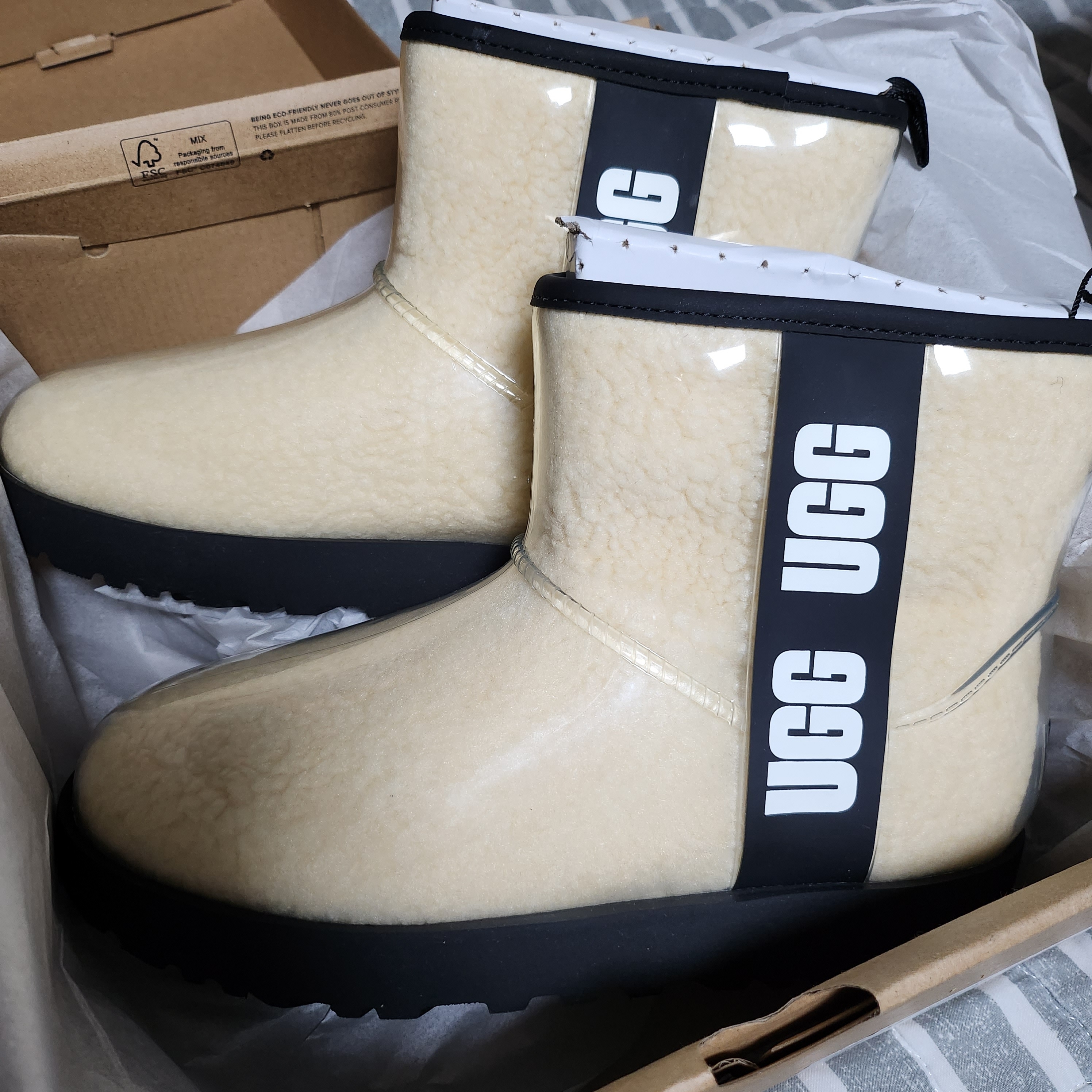 (W) UGG Classic Clear Mini Boots Natural Black 착용 스타일