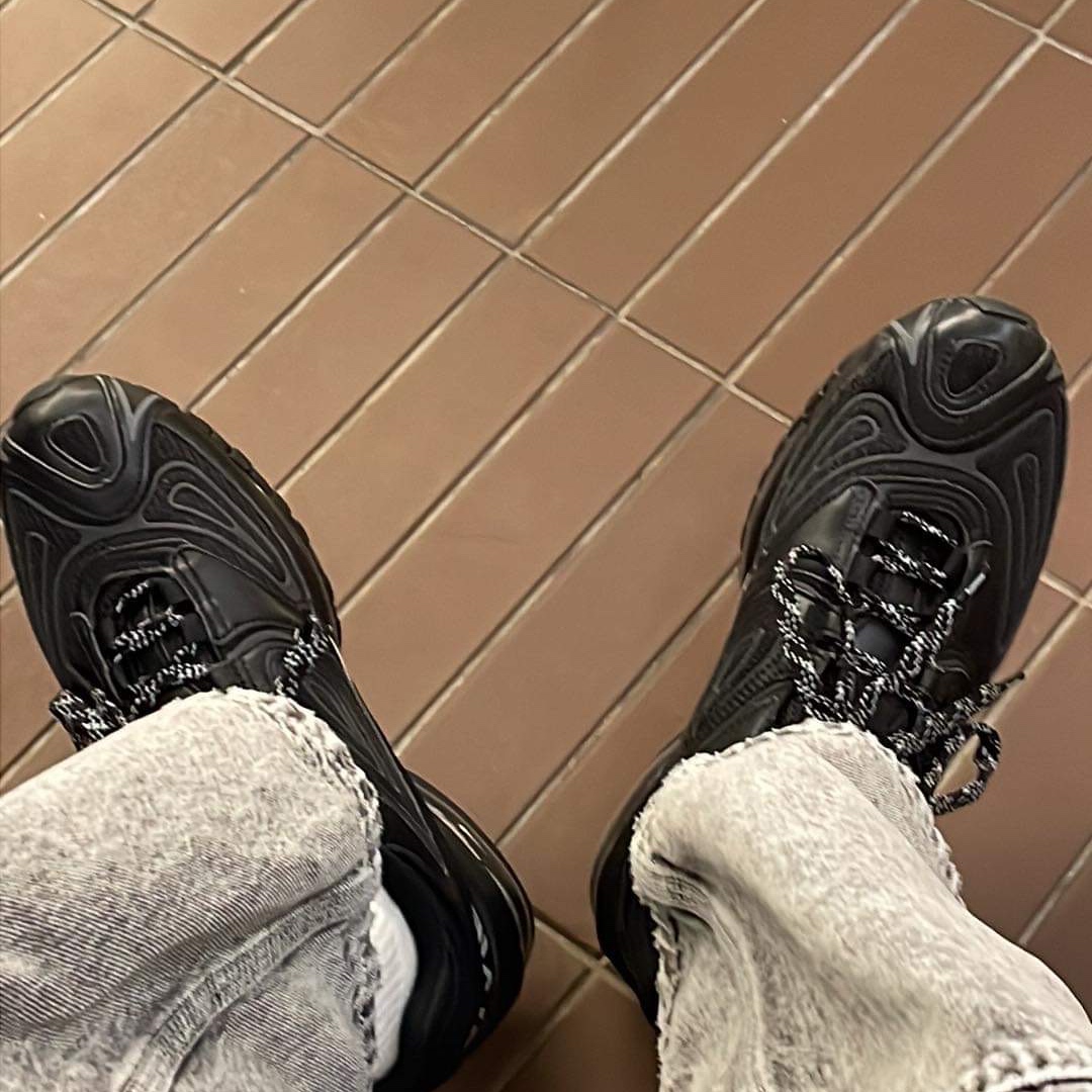 Nike x Supreme Air Max 98 TL Black 착용 스타일