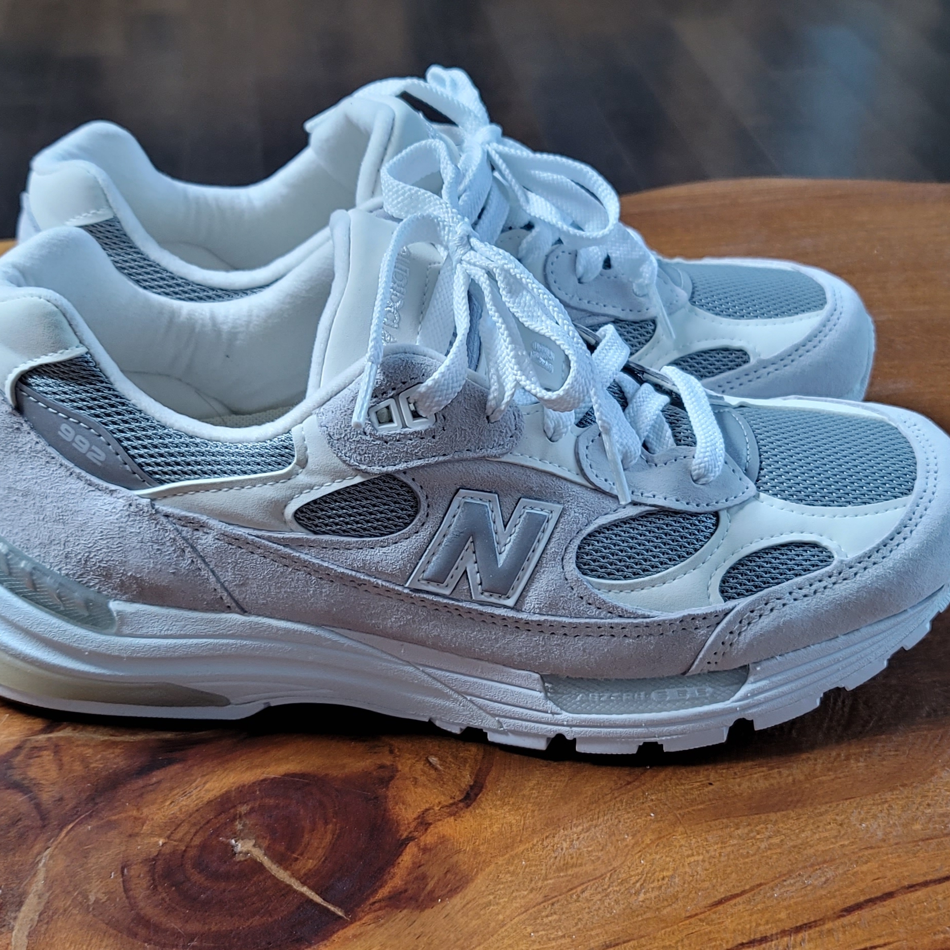 New Balance 992 Made in USA White Silver 착용 스타일 - 3
