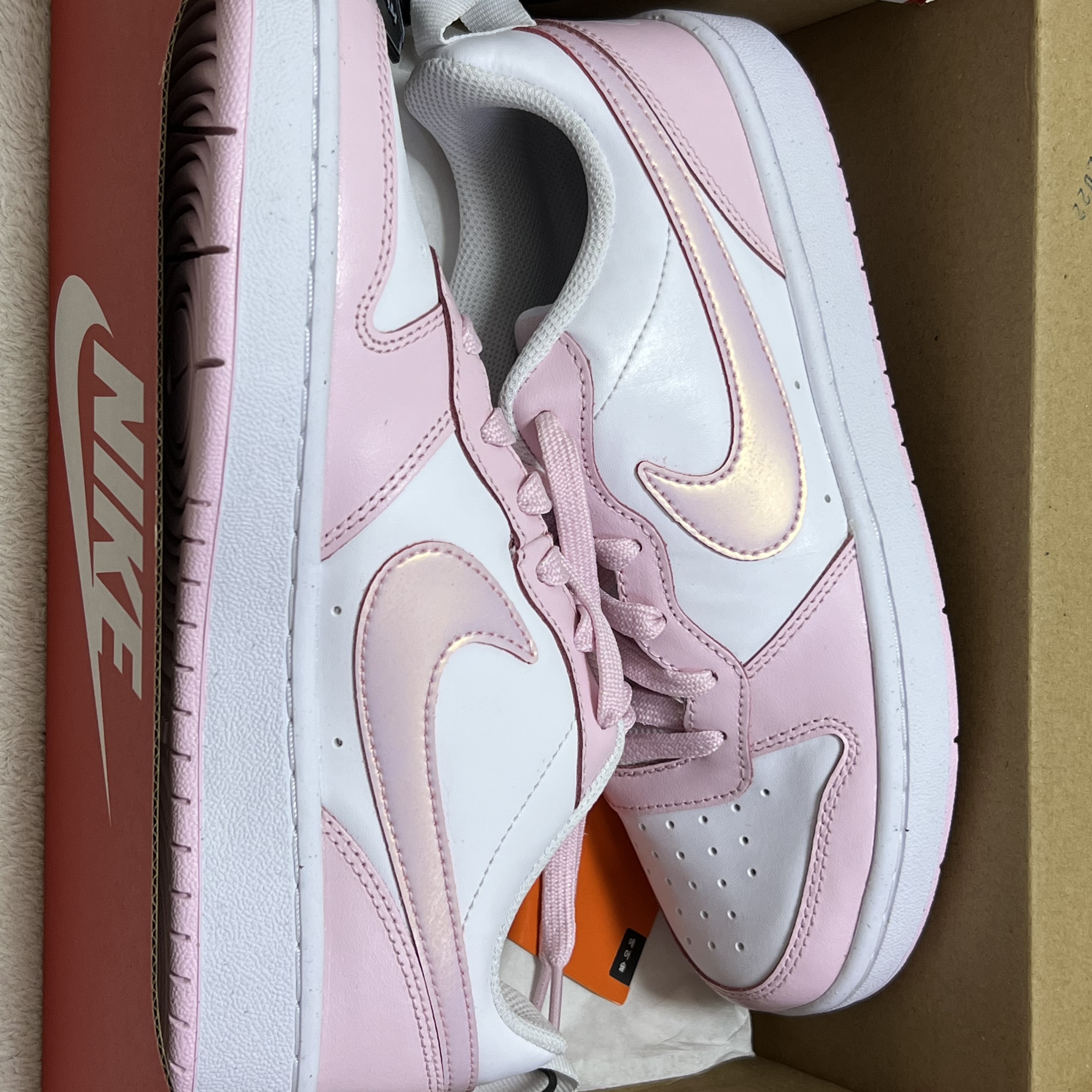 (GS) Nike Court Borough 2 SE White Pink Foam 착용 스타일 - 1
