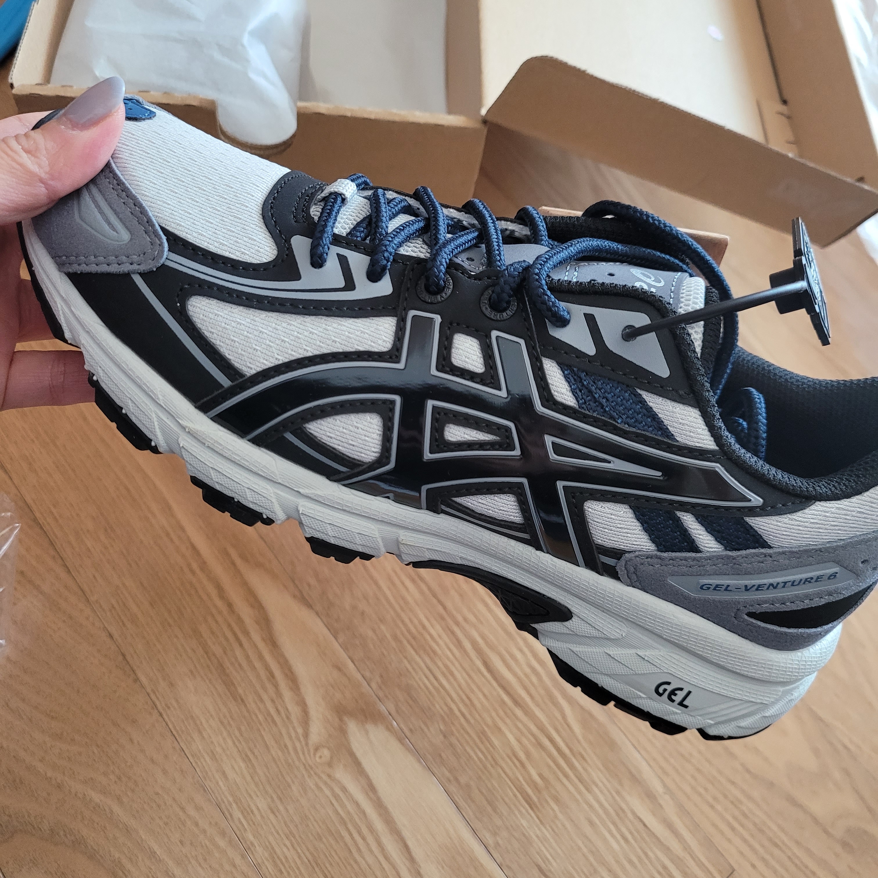 Asics Gel-Venture 6 SPS Glacier Grey 착용 스타일 - 1