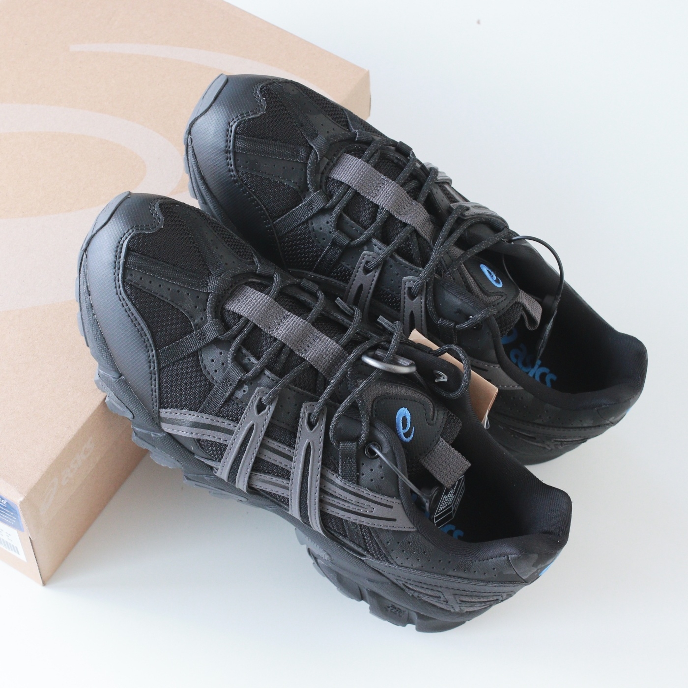 Asics Gel-Sonoma 15-50 Black Obsidian Grey 착용 스타일 - 2