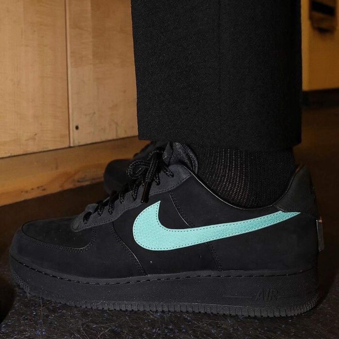 Nike x Tiffany & Co. Air Force 1 Low SP 1837 착용 스타일 - 3